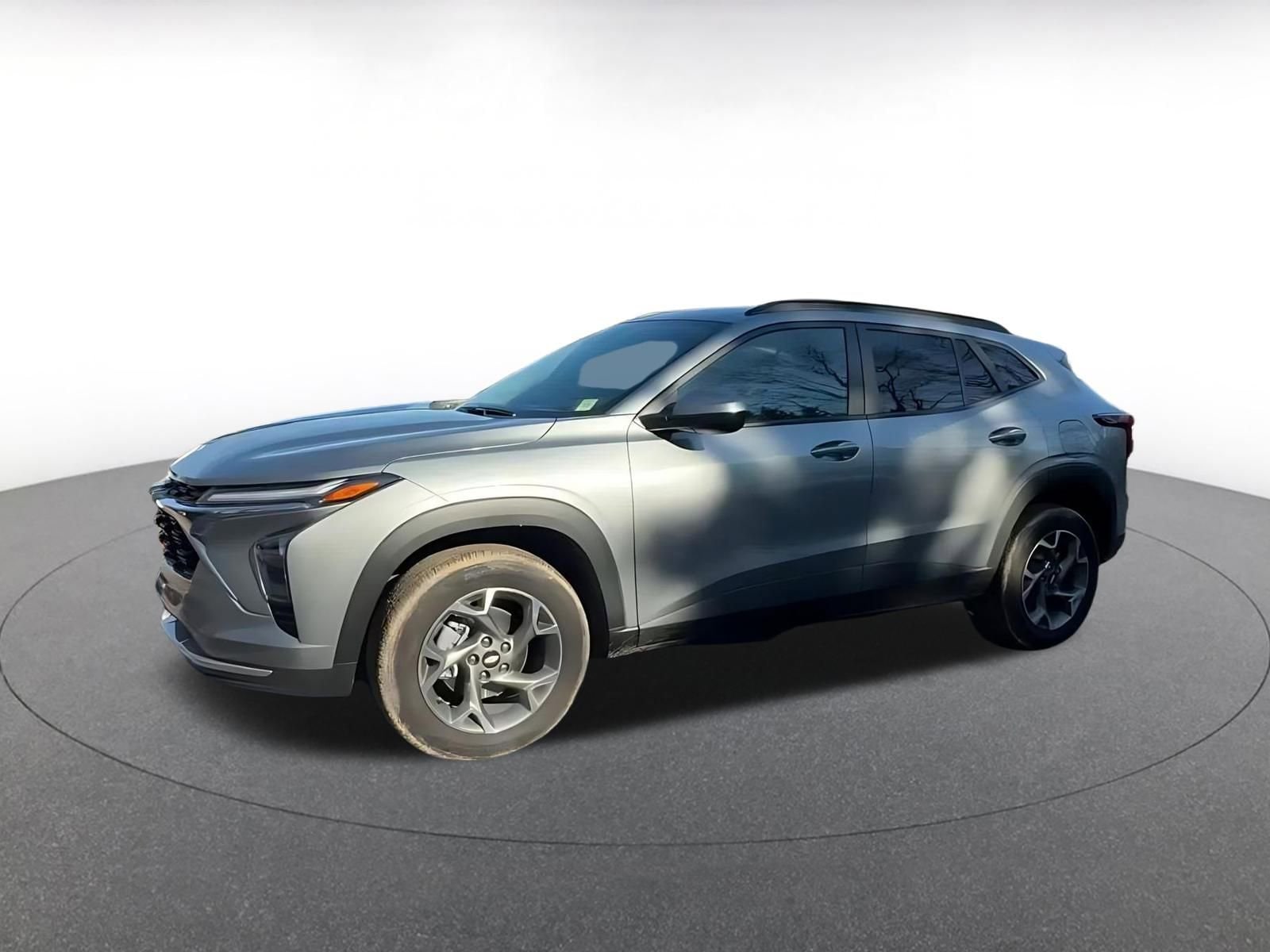 Thumbnail: 2025 Chevrolet Trax - 8