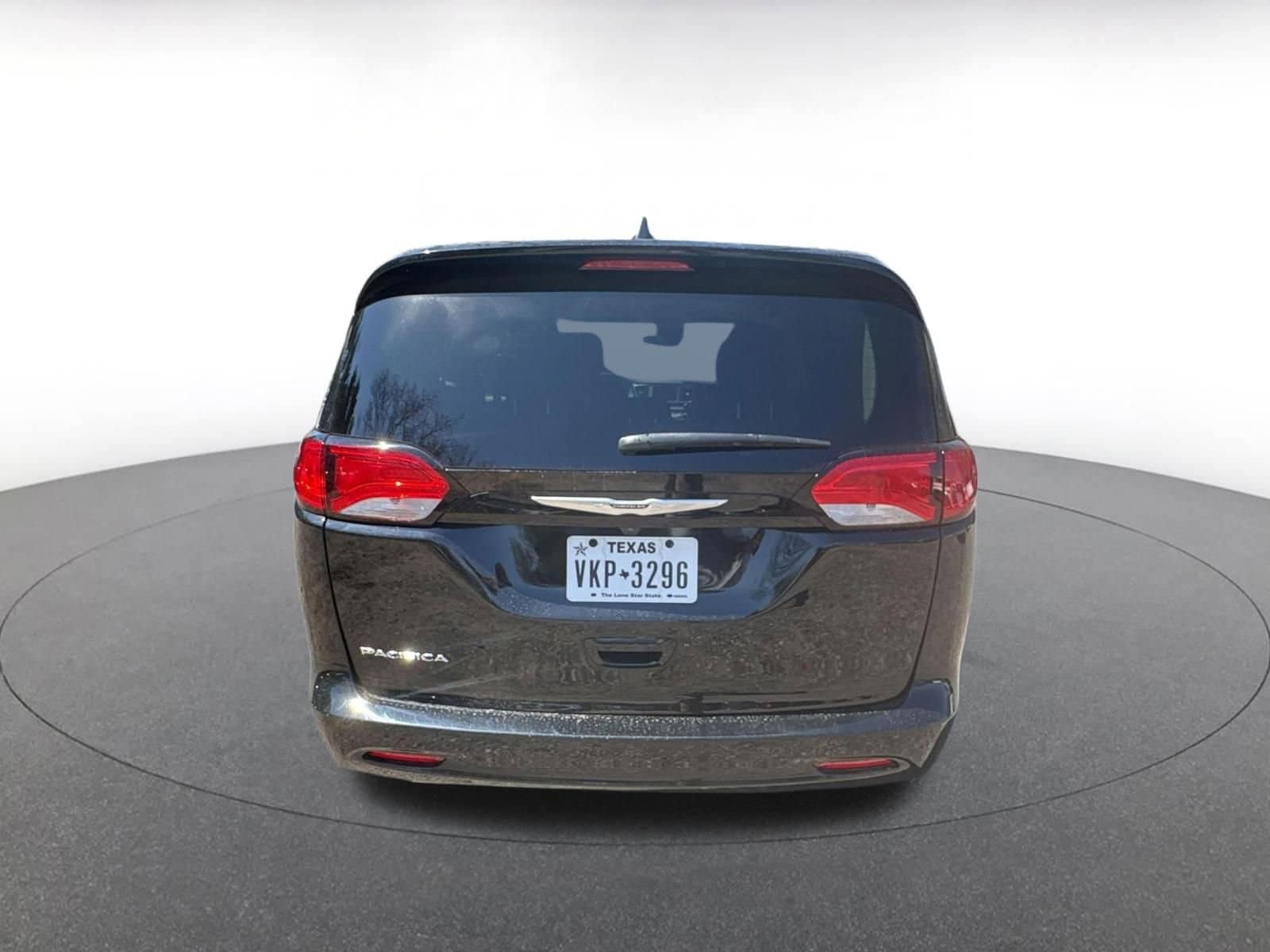 Thumbnail: 2024 Chrysler Voyager - 4
