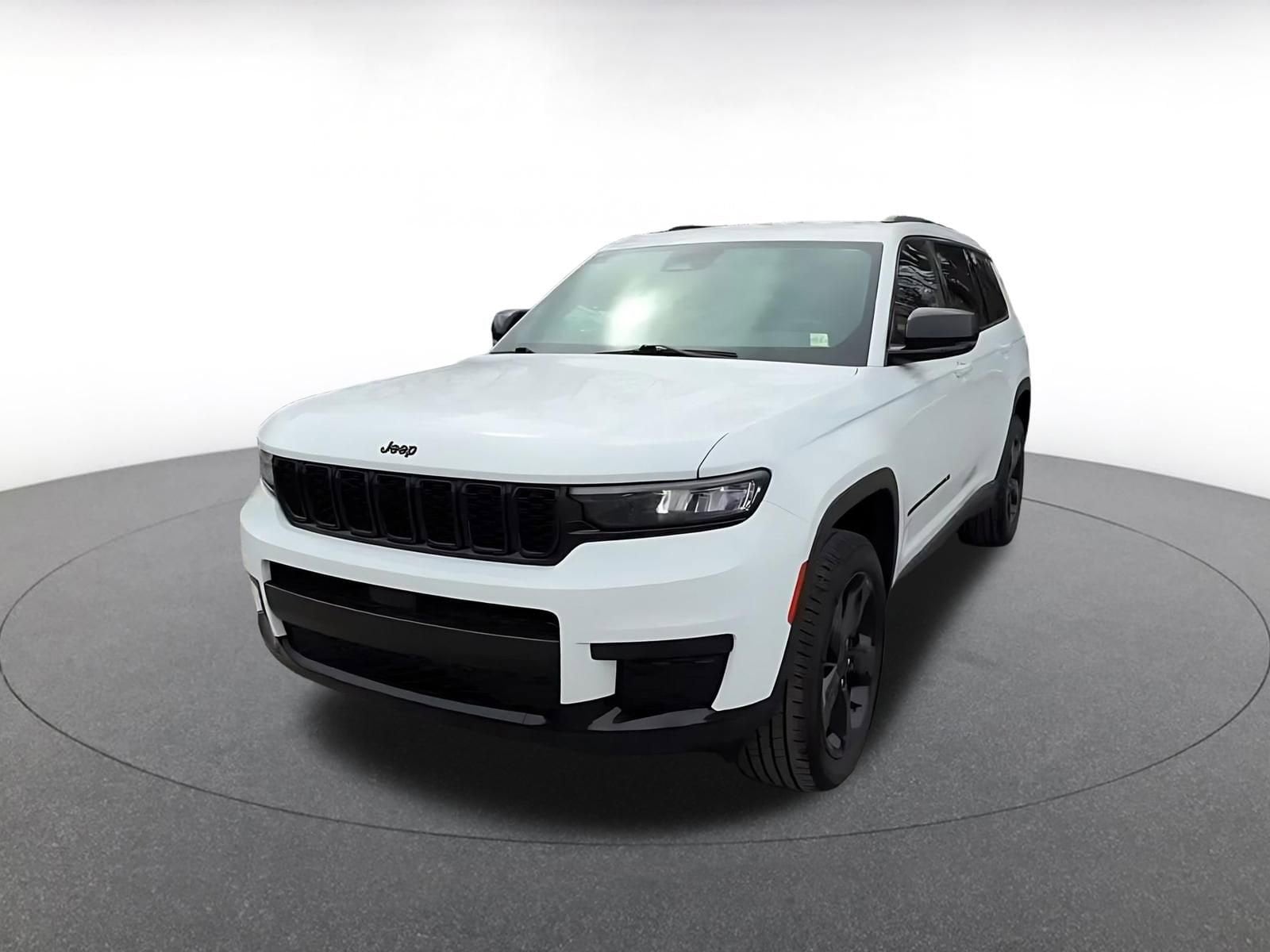 Thumbnail: 2023 Jeep Grand Cherokee - 7