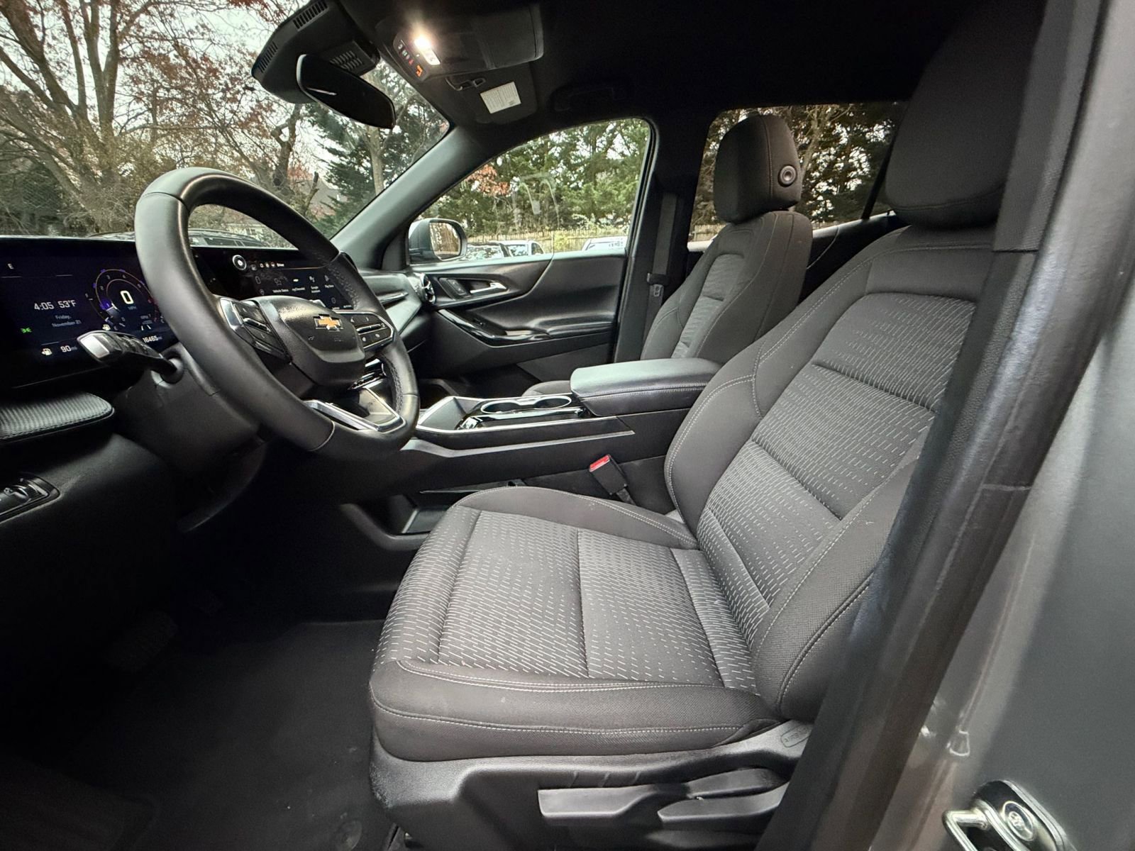 Thumbnail: 2025 Chevrolet Equinox - 25