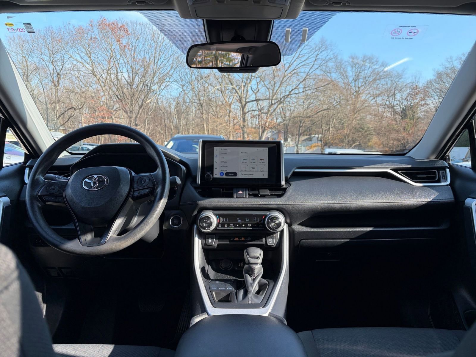 Thumbnail: 2025 Toyota RAV4 - 34