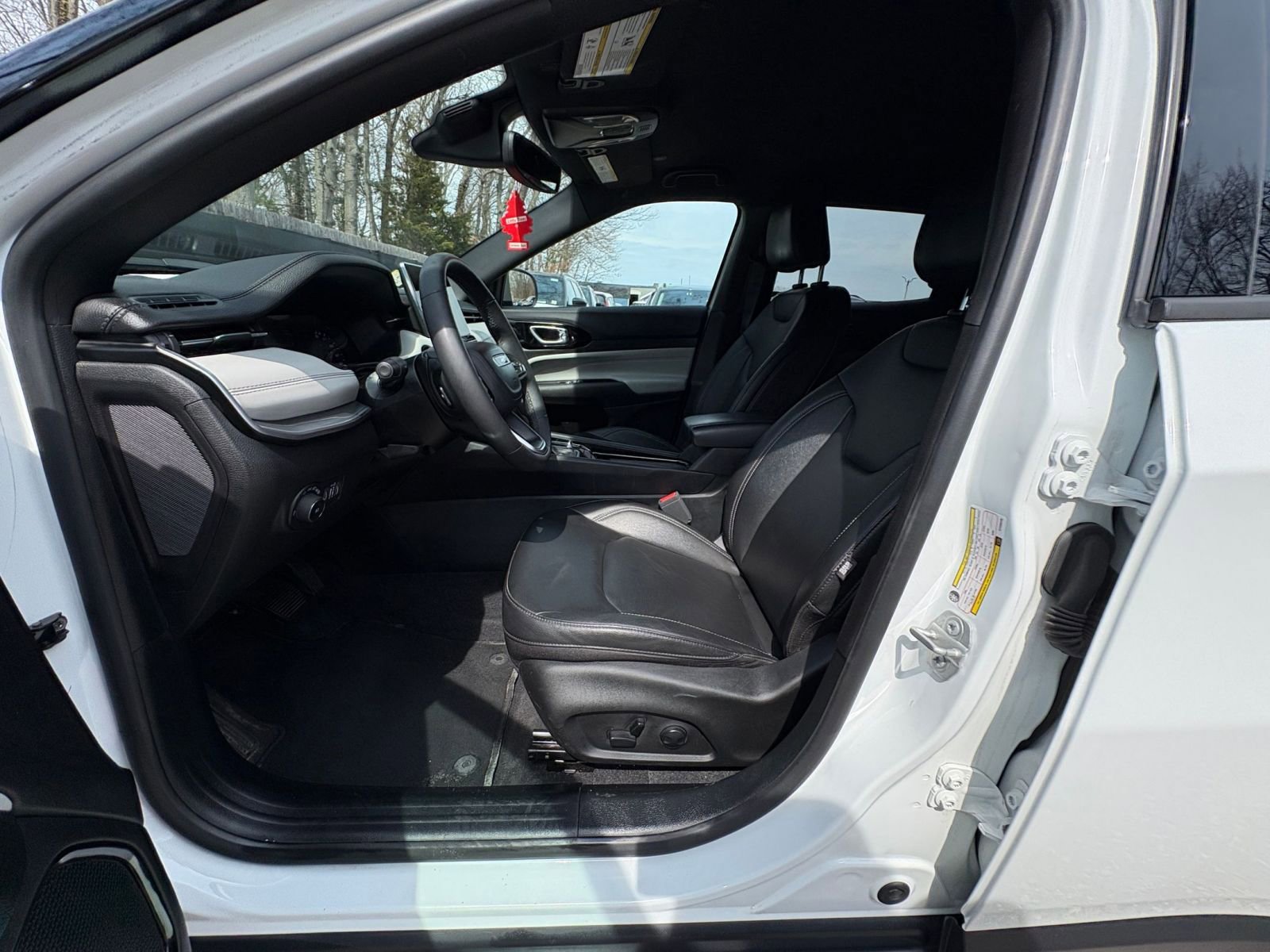 Thumbnail: 2025 Jeep Compass - 24