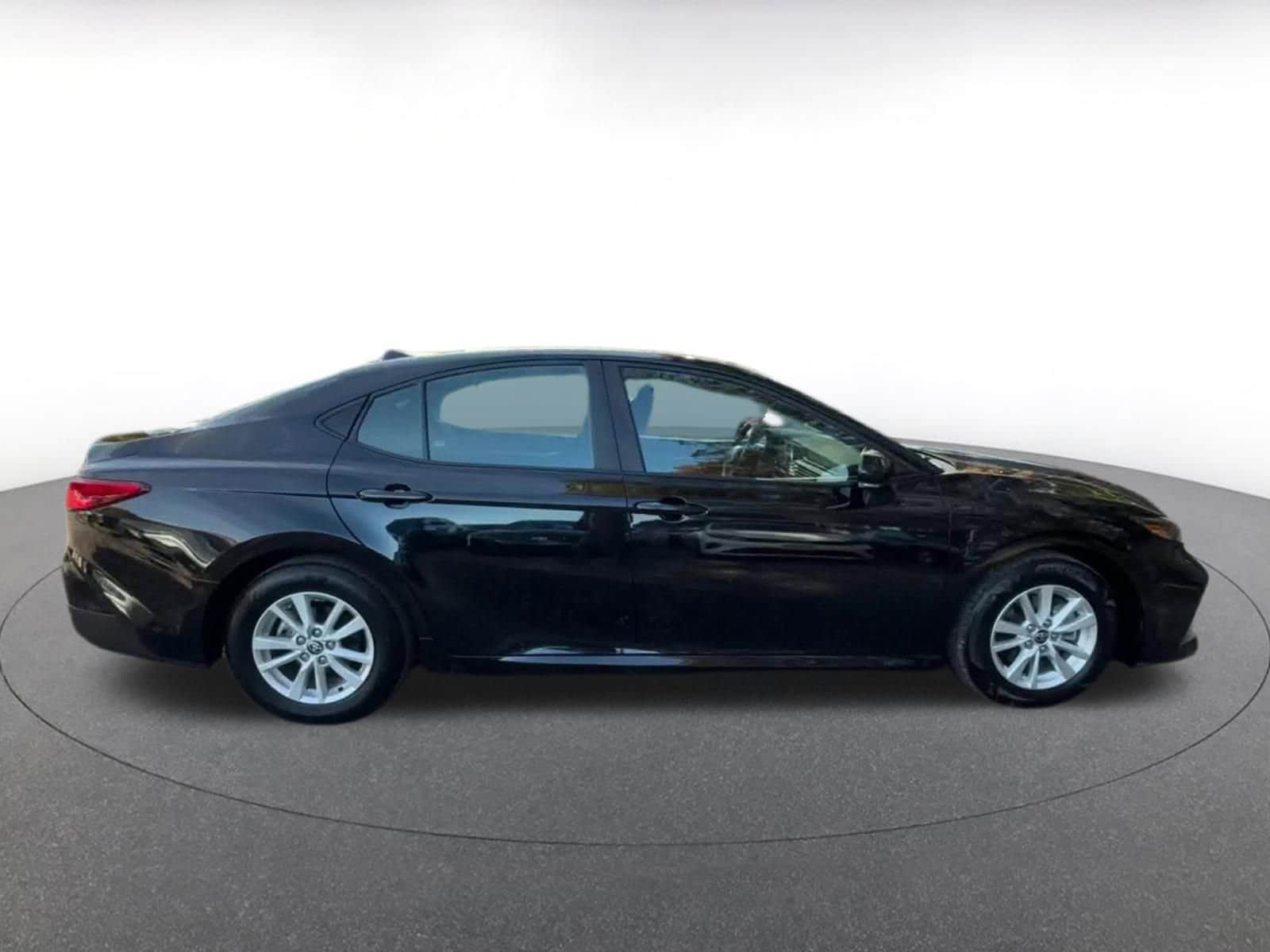 Thumbnail: 2025 Toyota Camry - 16