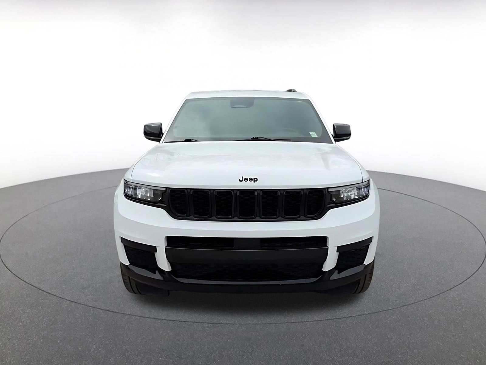 Thumbnail: 2023 Jeep Grand Cherokee - 4