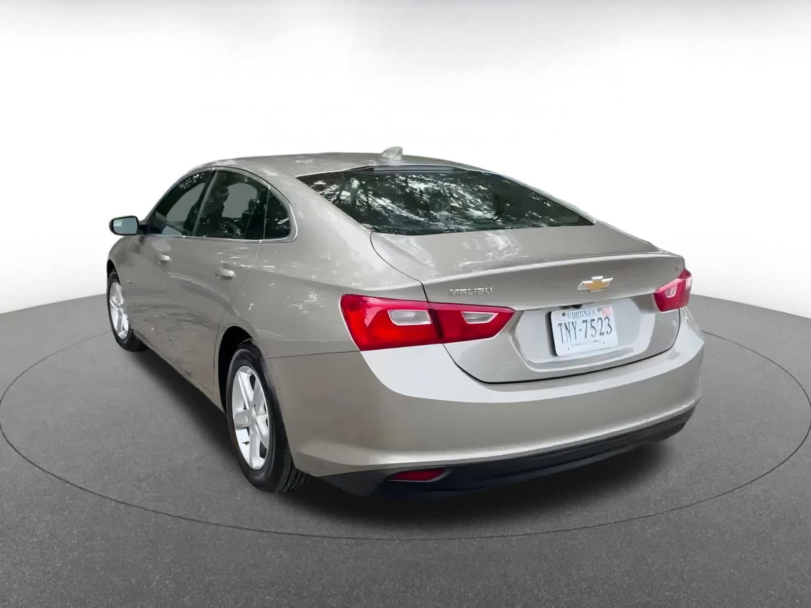 Thumbnail: 2023 Chevrolet Malibu - 11