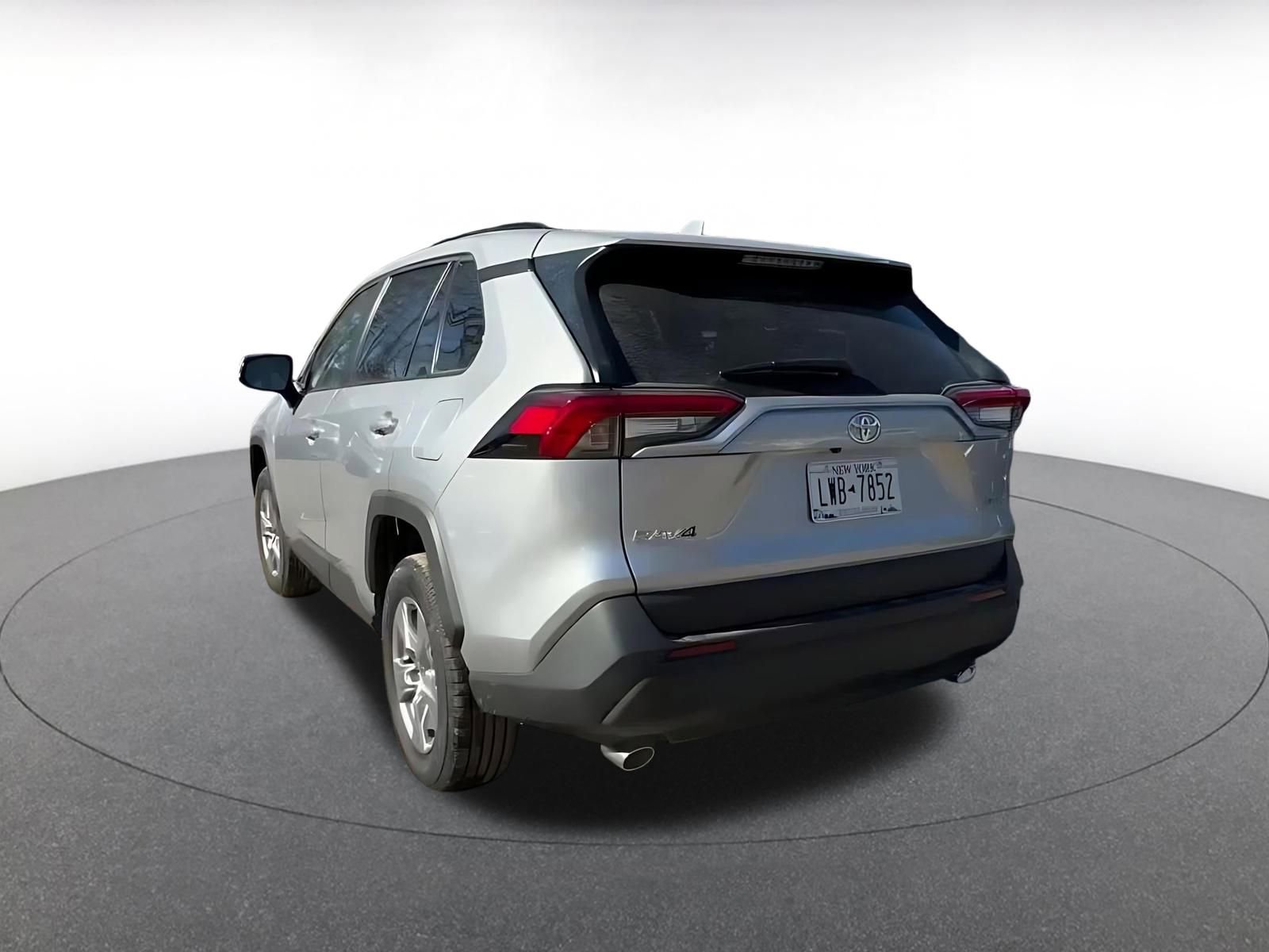 Thumbnail: 2025 Toyota RAV4 - 11