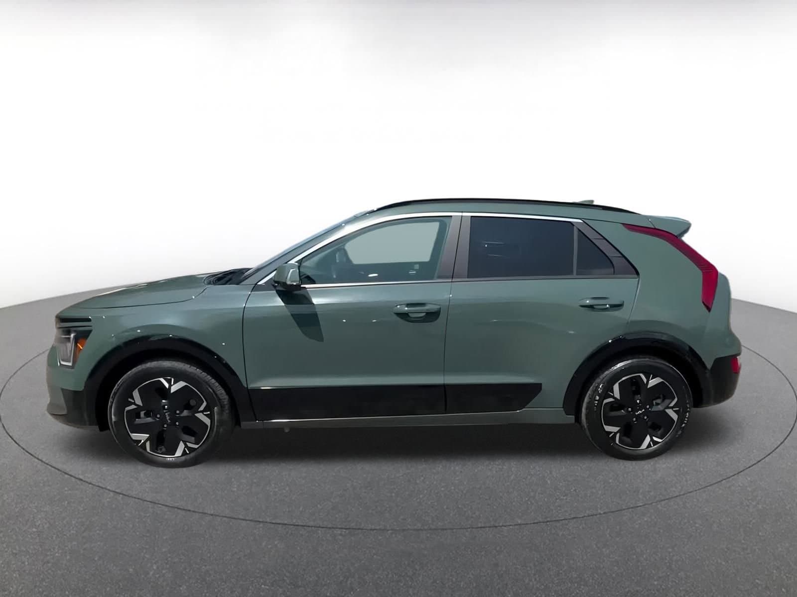 Thumbnail: 2023 Kia Niro - 10