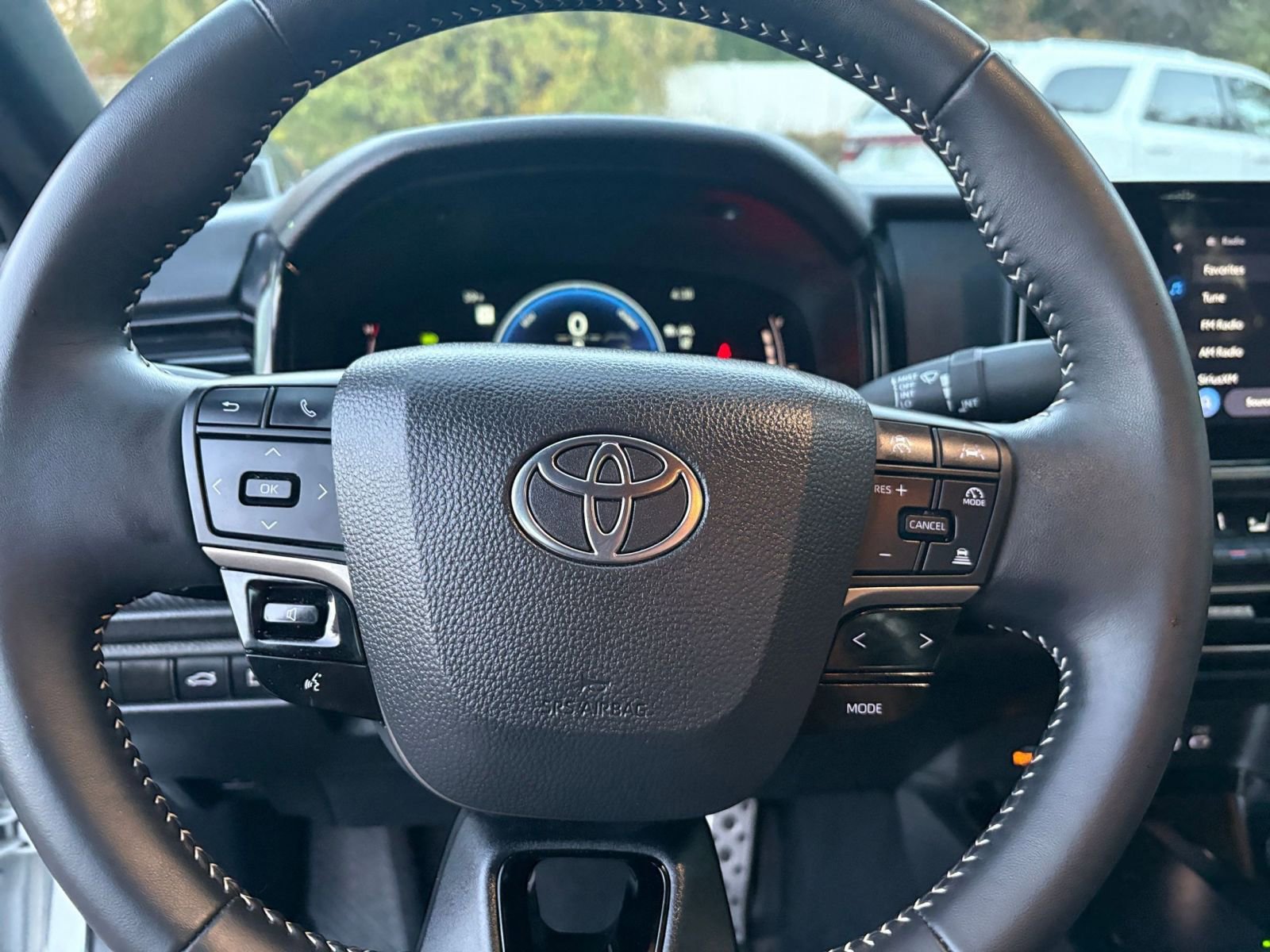 Thumbnail: 2025 Toyota Camry - 25