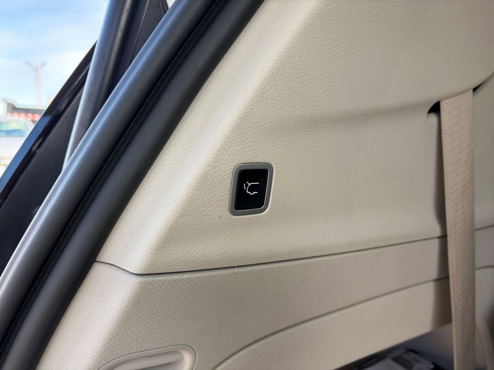 Thumbnail: 2024 Chrysler Voyager - 23