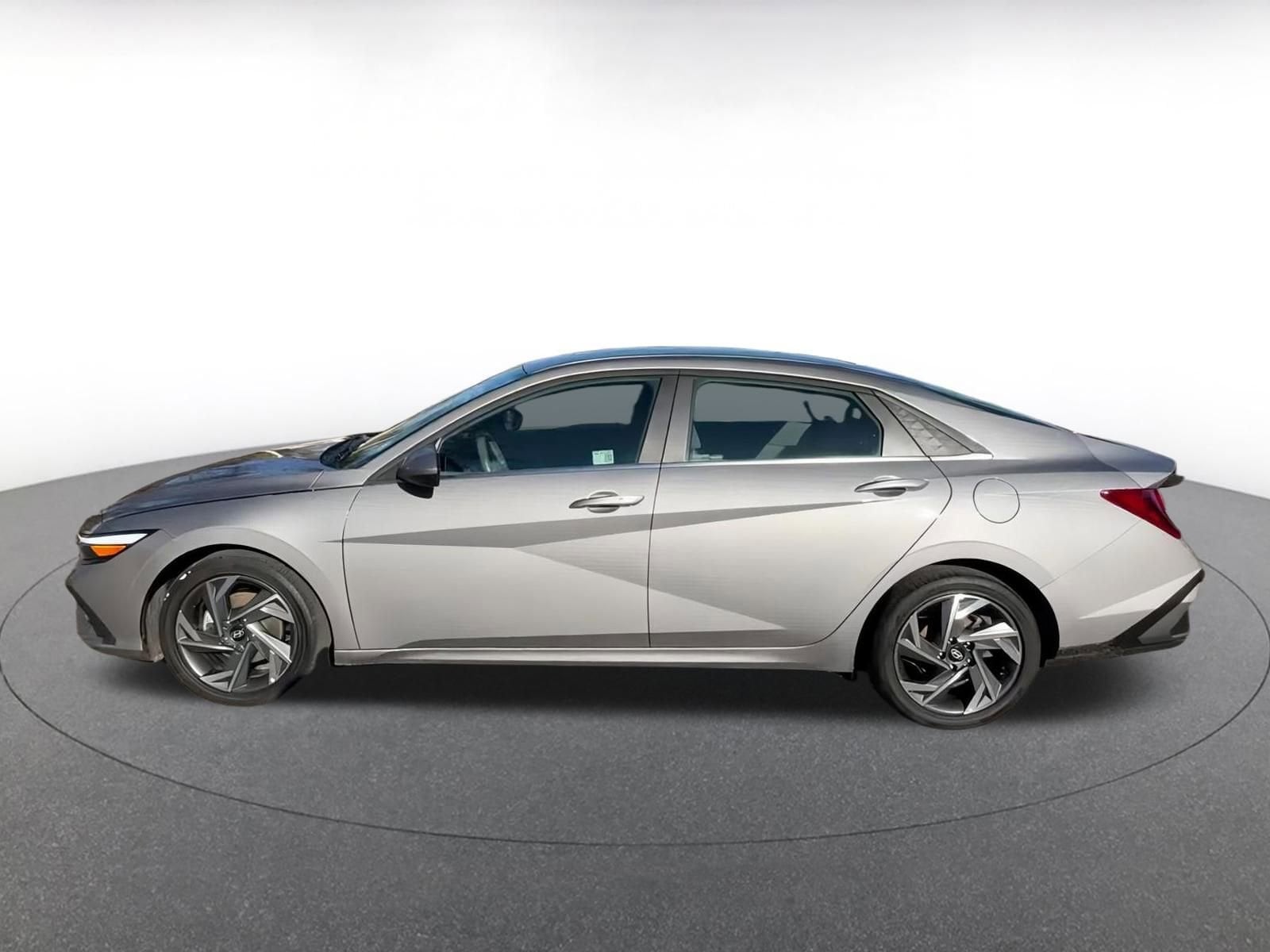 Thumbnail: 2025 Hyundai Elantra - 9