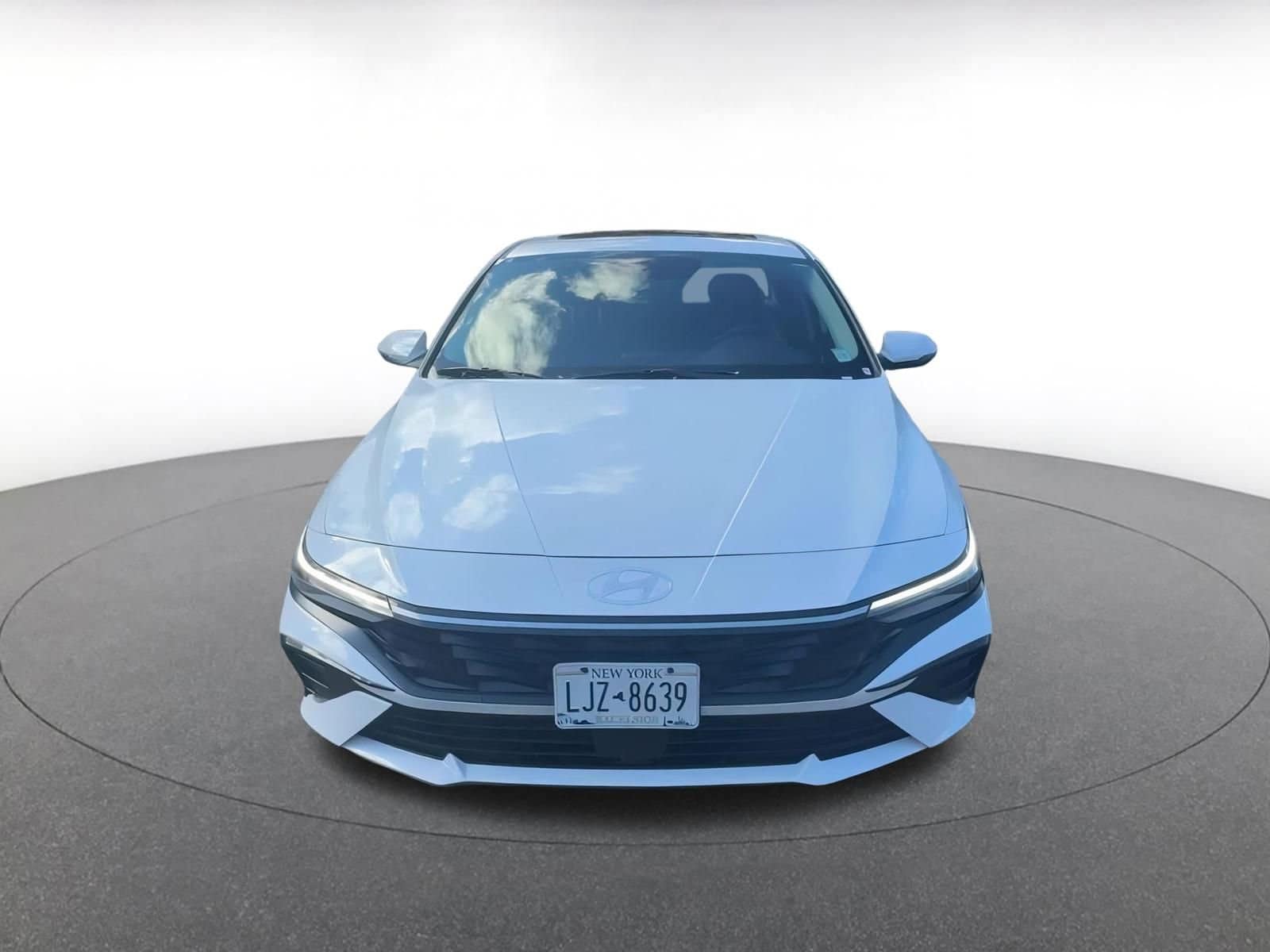 Thumbnail: 2025 Hyundai Elantra - 4