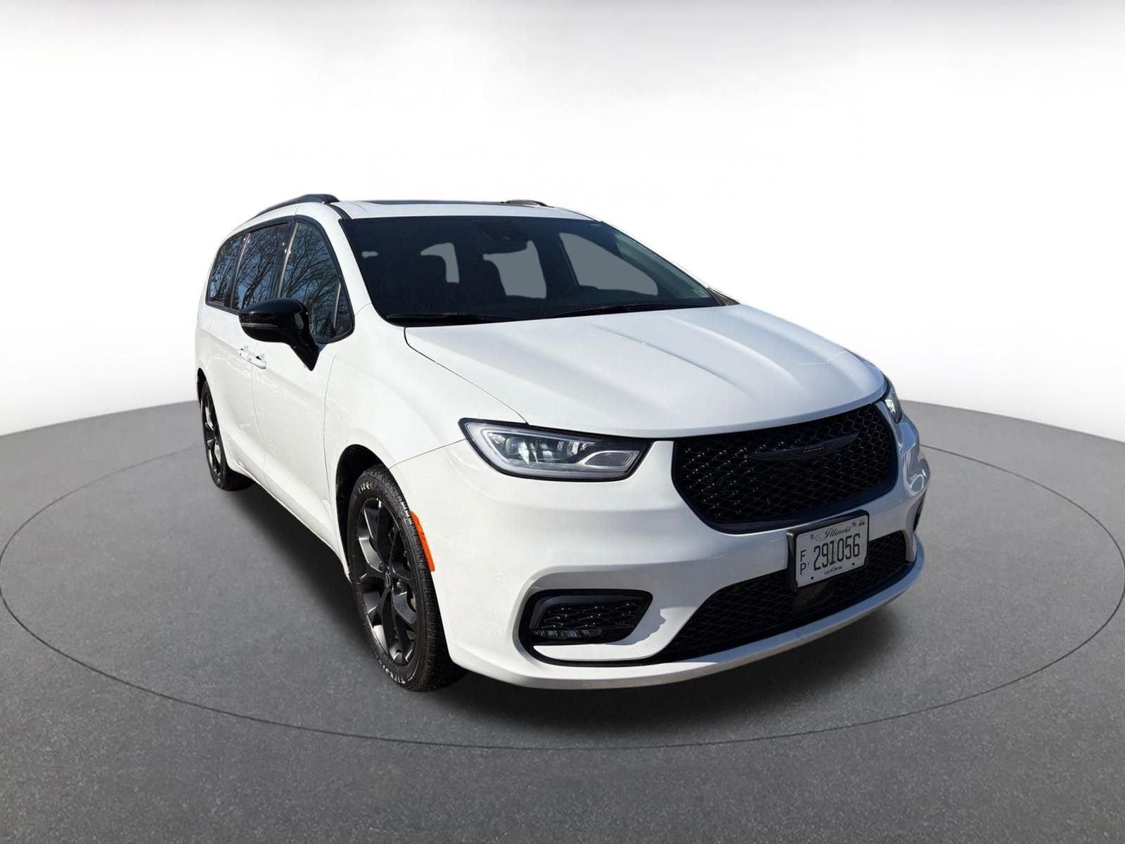 Thumbnail: 2025 Chrysler Pacifica - 1