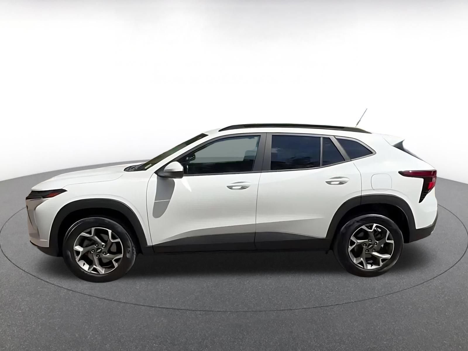 Thumbnail: 2025 Chevrolet Trax - 9