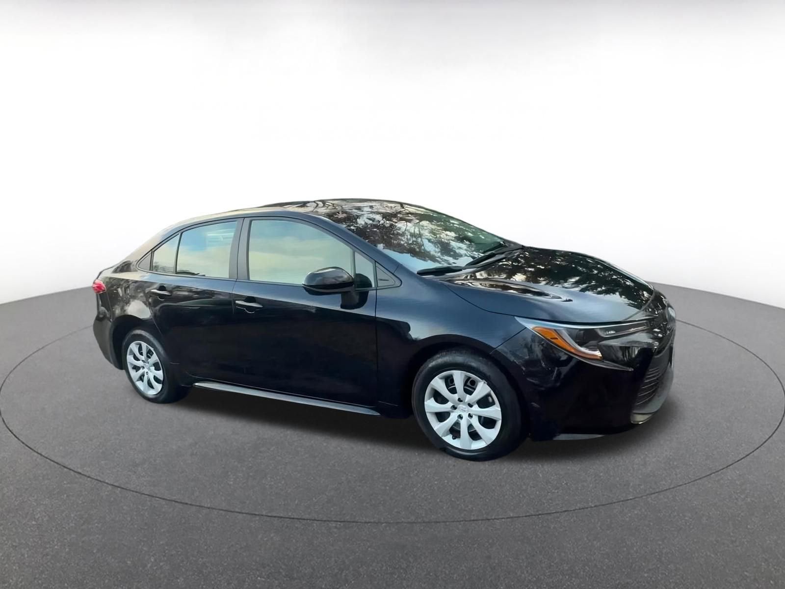 Thumbnail: 2025 Toyota Corolla - 2