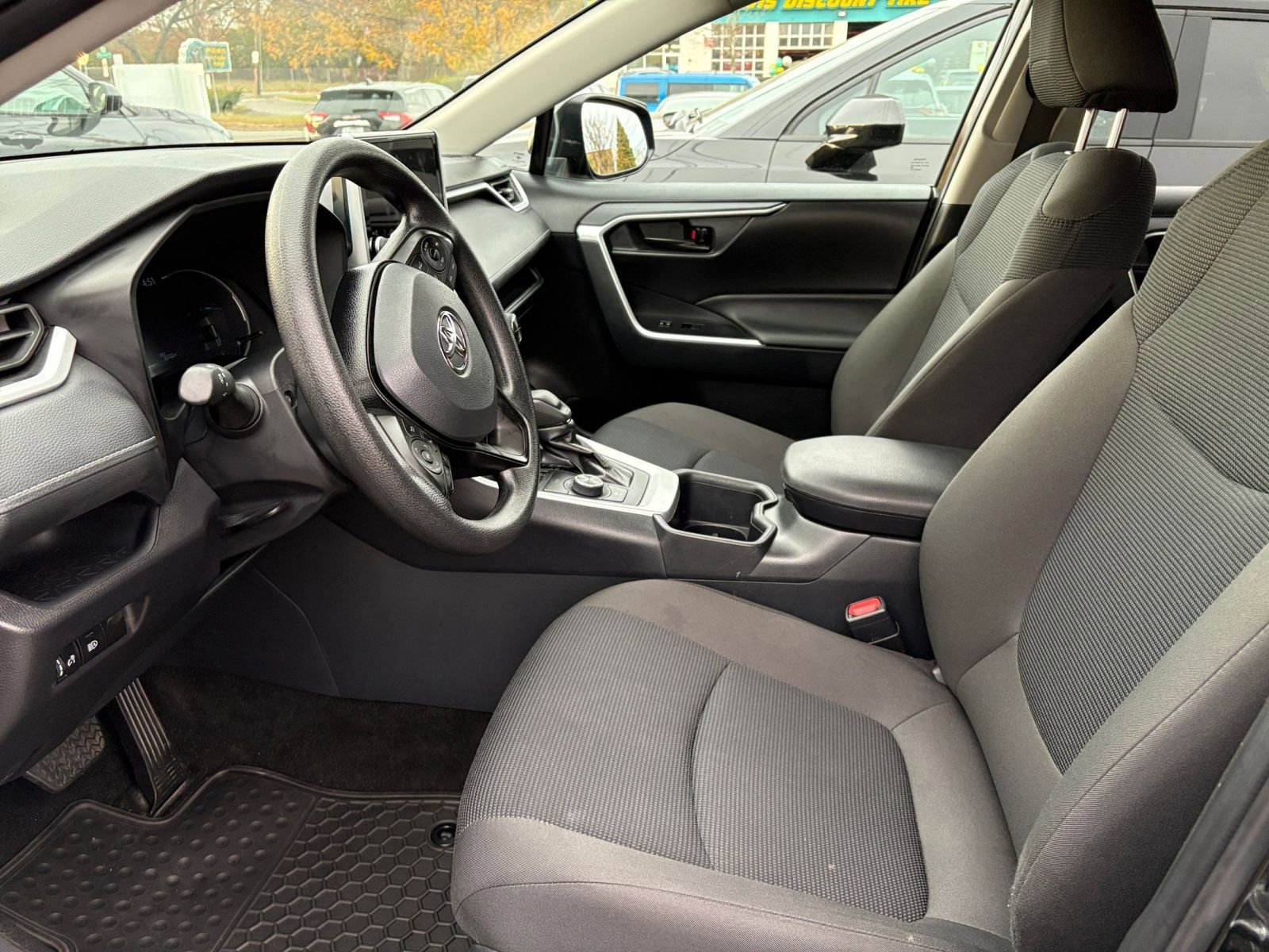 Thumbnail: 2025 Toyota RAV4 - 25