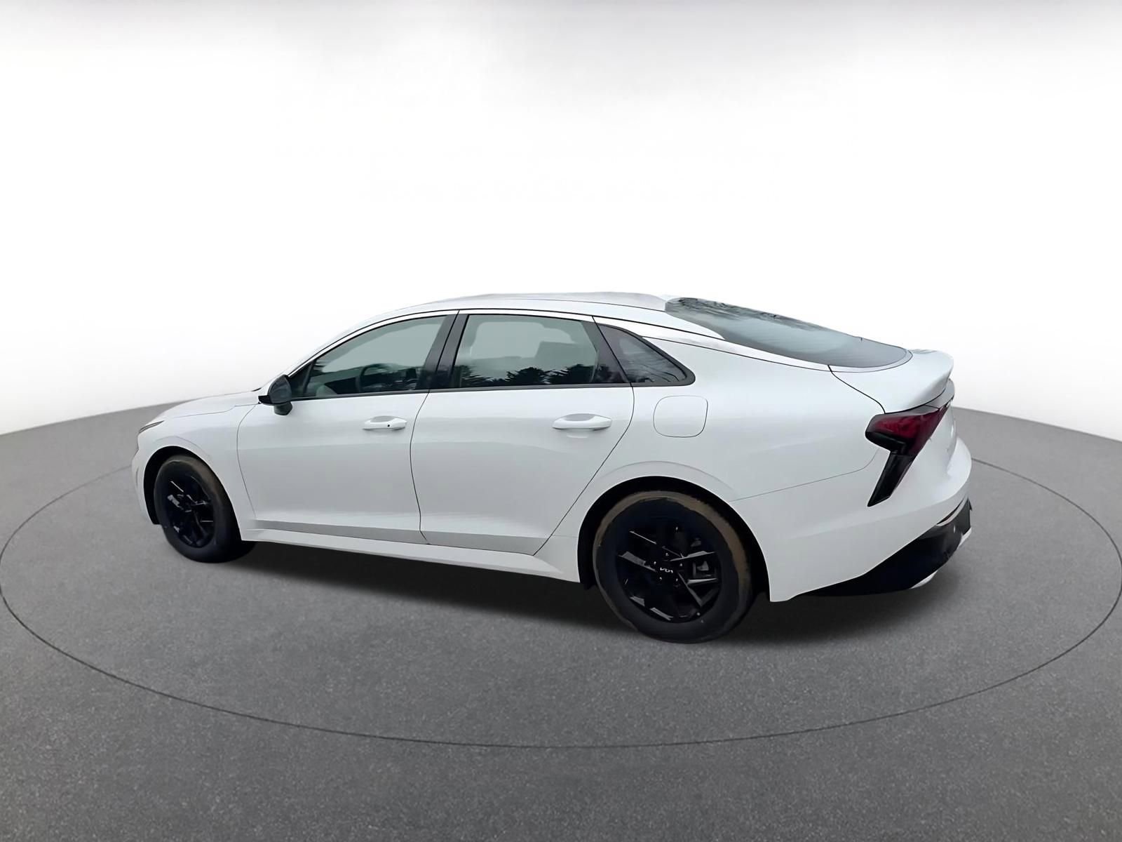 Thumbnail: 2025 Kia K5 - 10