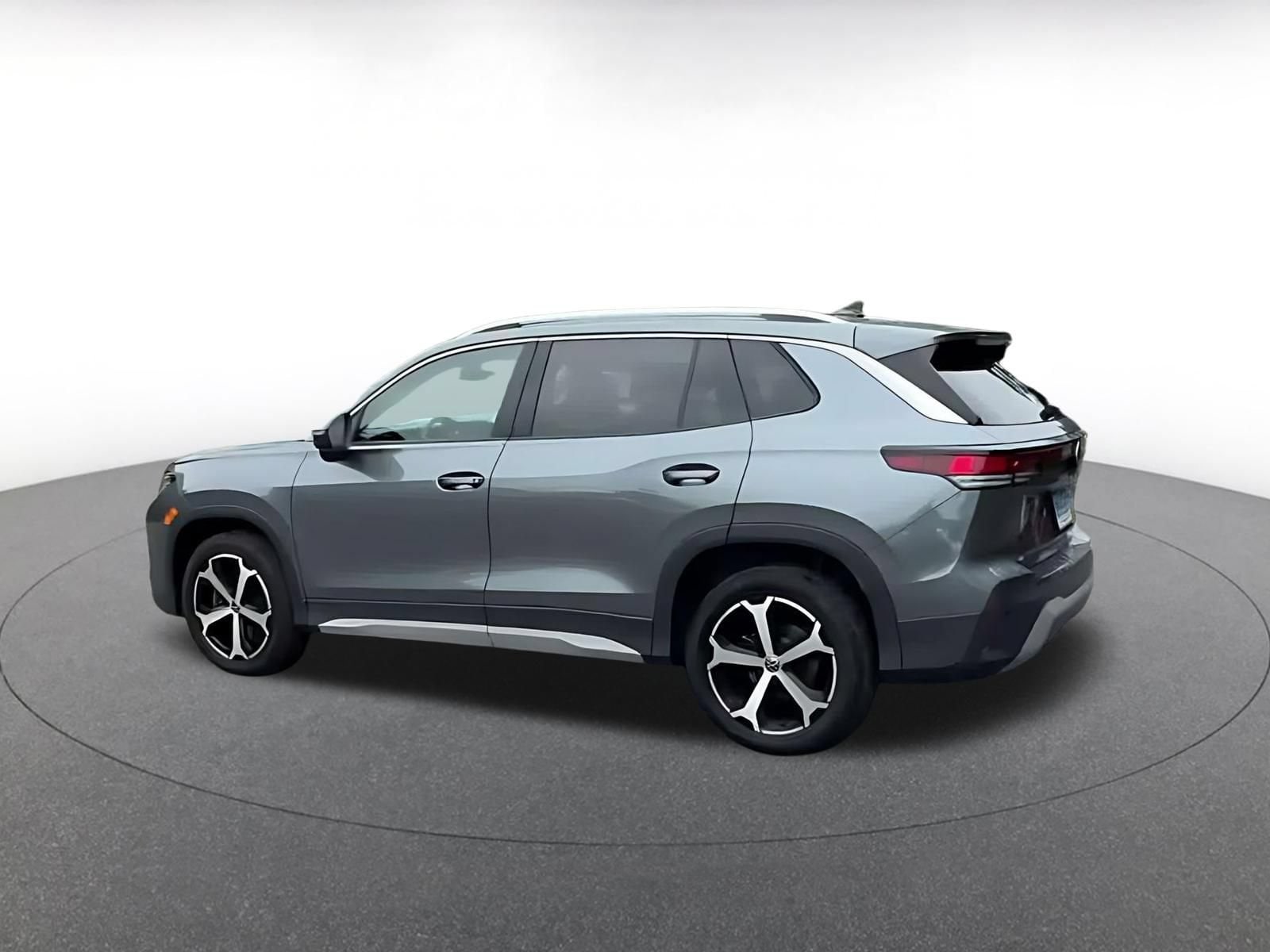 Thumbnail: 2026 Volkswagen Tiguan - 10