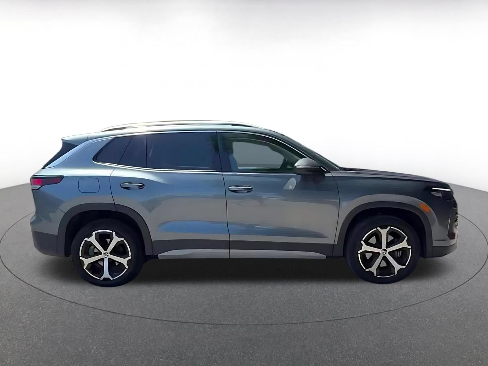 Thumbnail: 2026 Volkswagen Tiguan - 13
