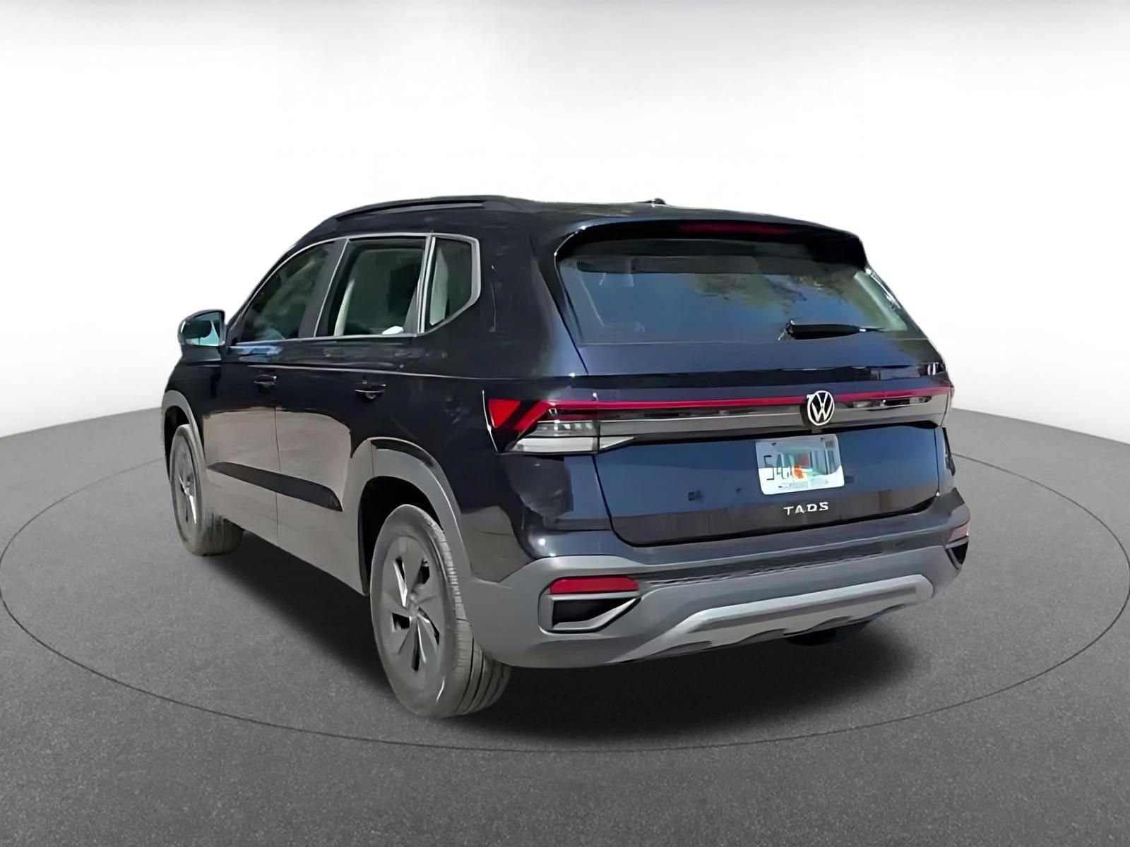 Thumbnail: 2026 Volkswagen Taos - 8
