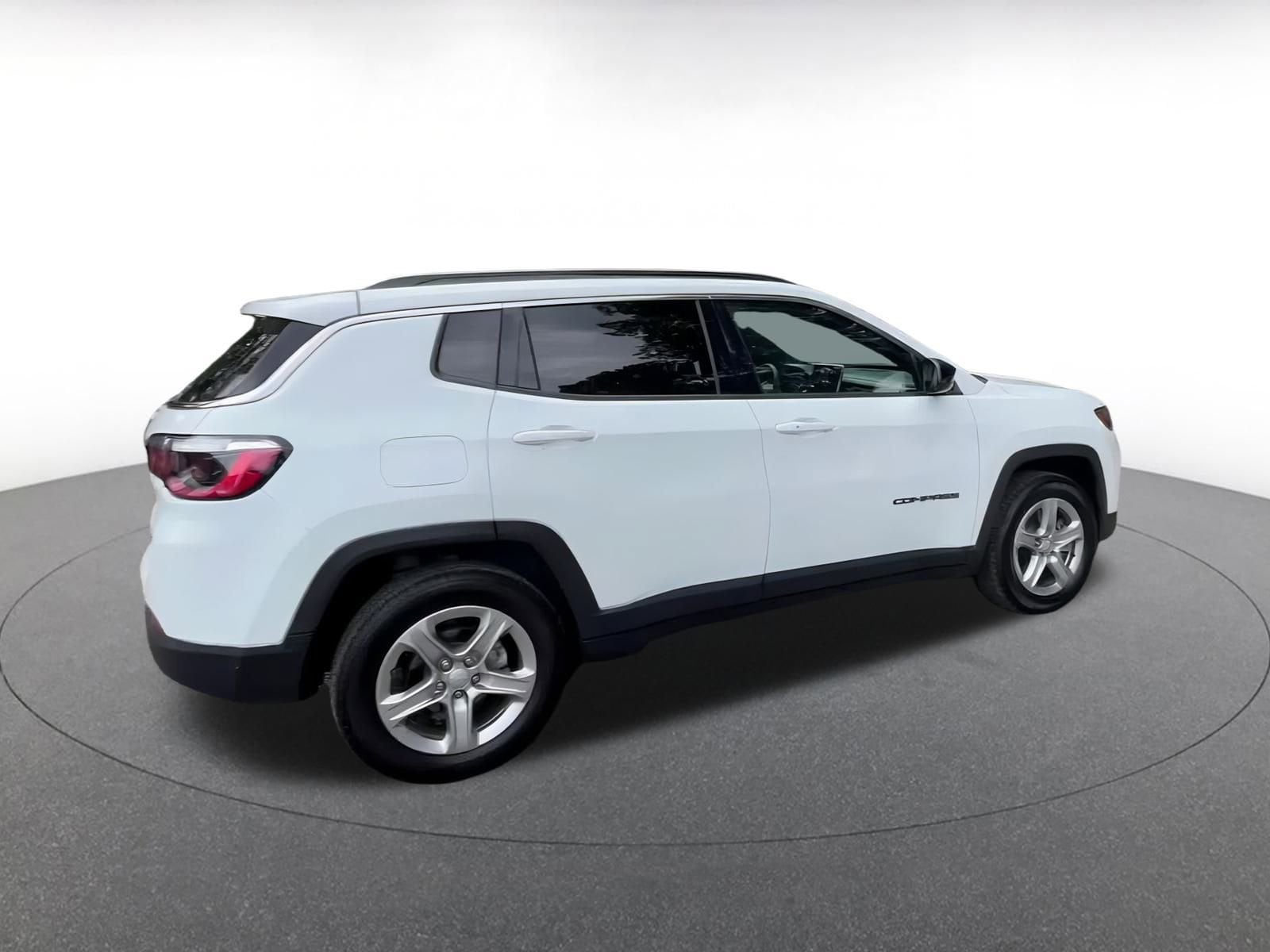 Thumbnail: 2023 Jeep Compass - 15