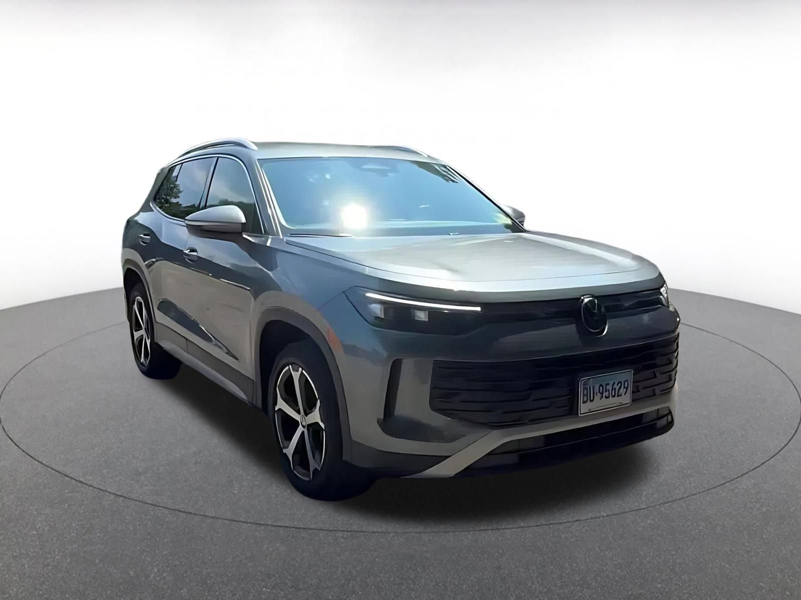 Thumbnail: 2026 Volkswagen Tiguan - 3