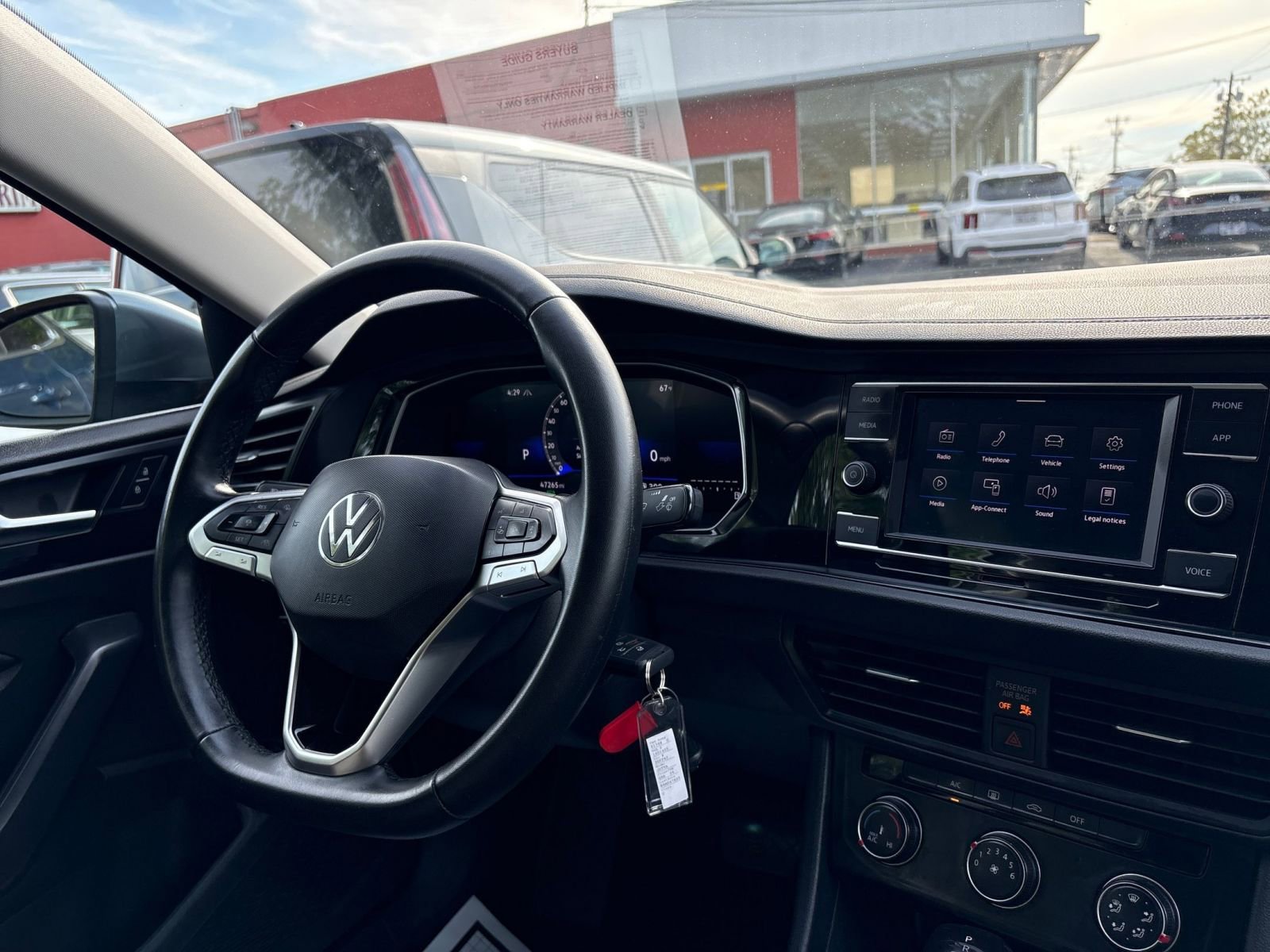 Thumbnail: 2024 Volkswagen Jetta - 14