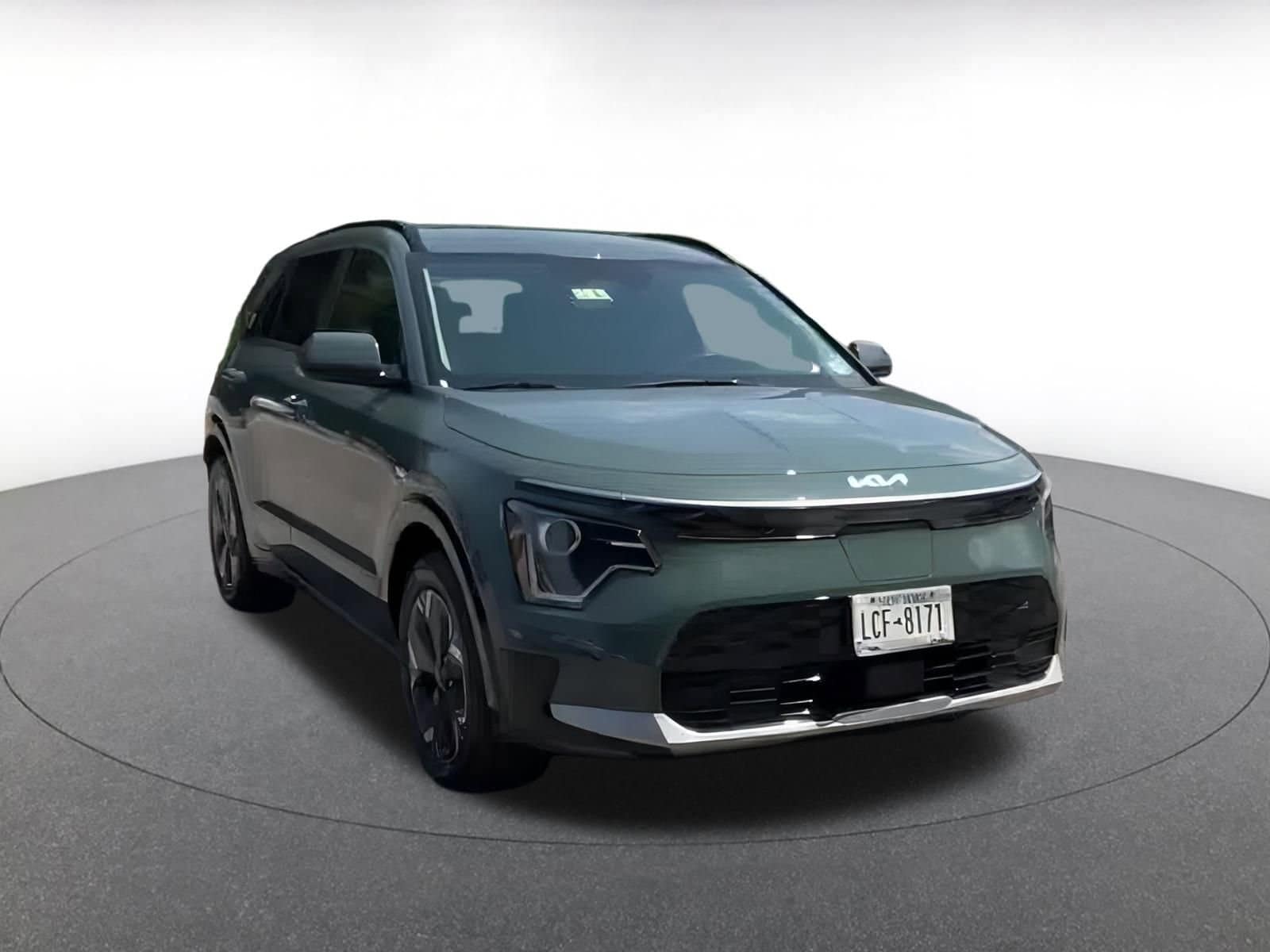 Thumbnail: 2023 Kia Niro - 3