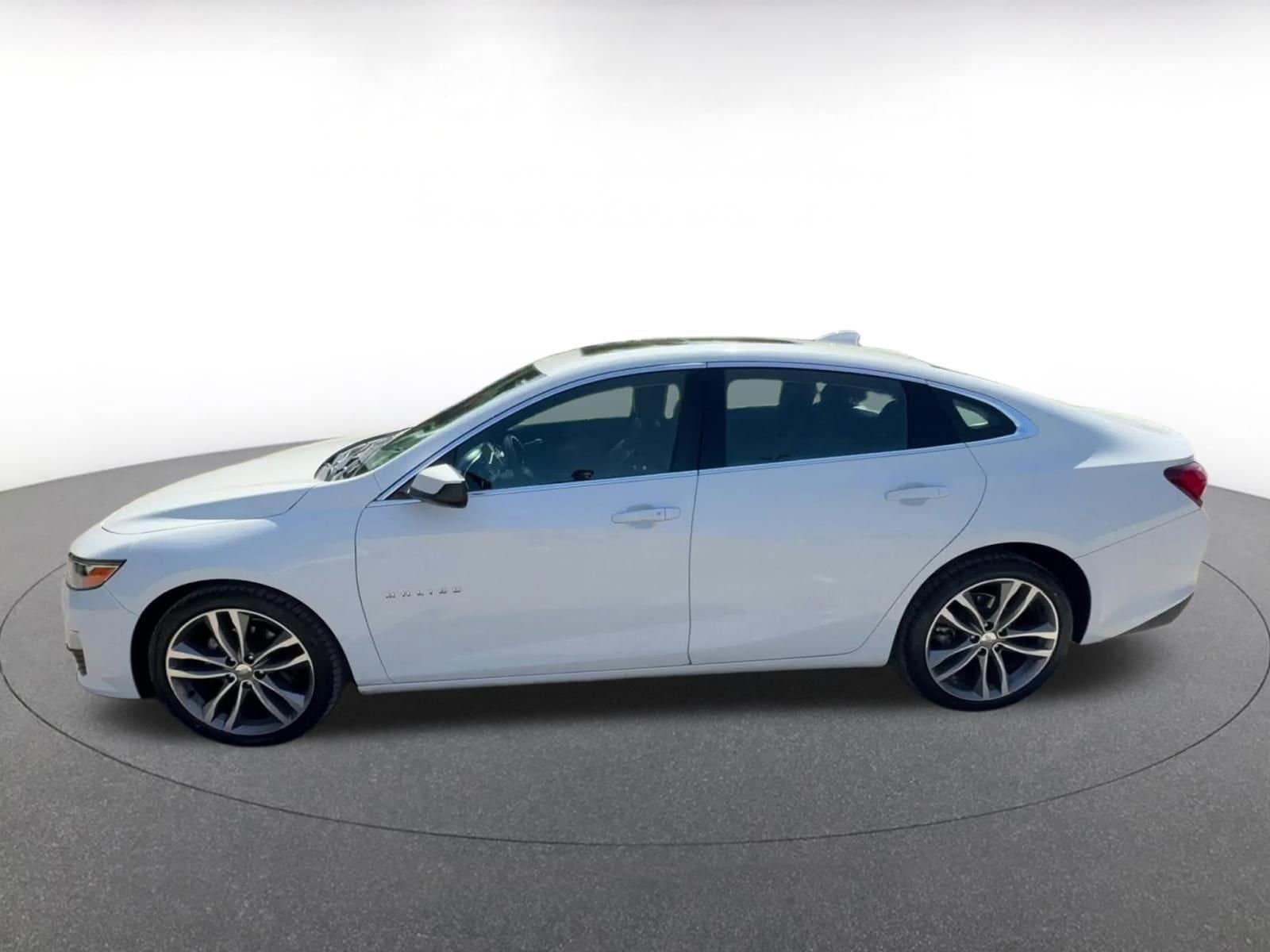 Thumbnail: 2024 Chevrolet Malibu - 9