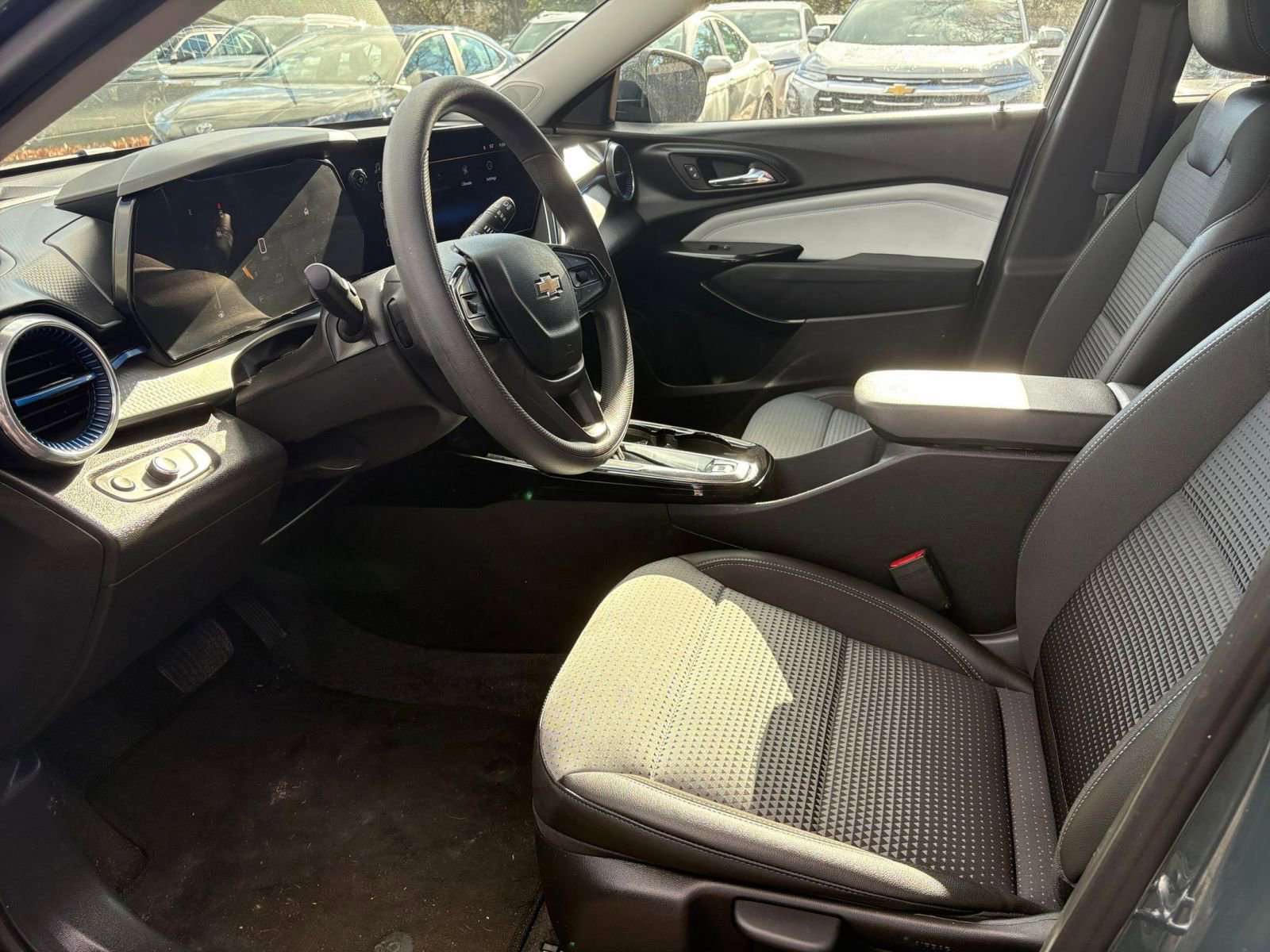 Thumbnail: 2025 Chevrolet Trax - 24