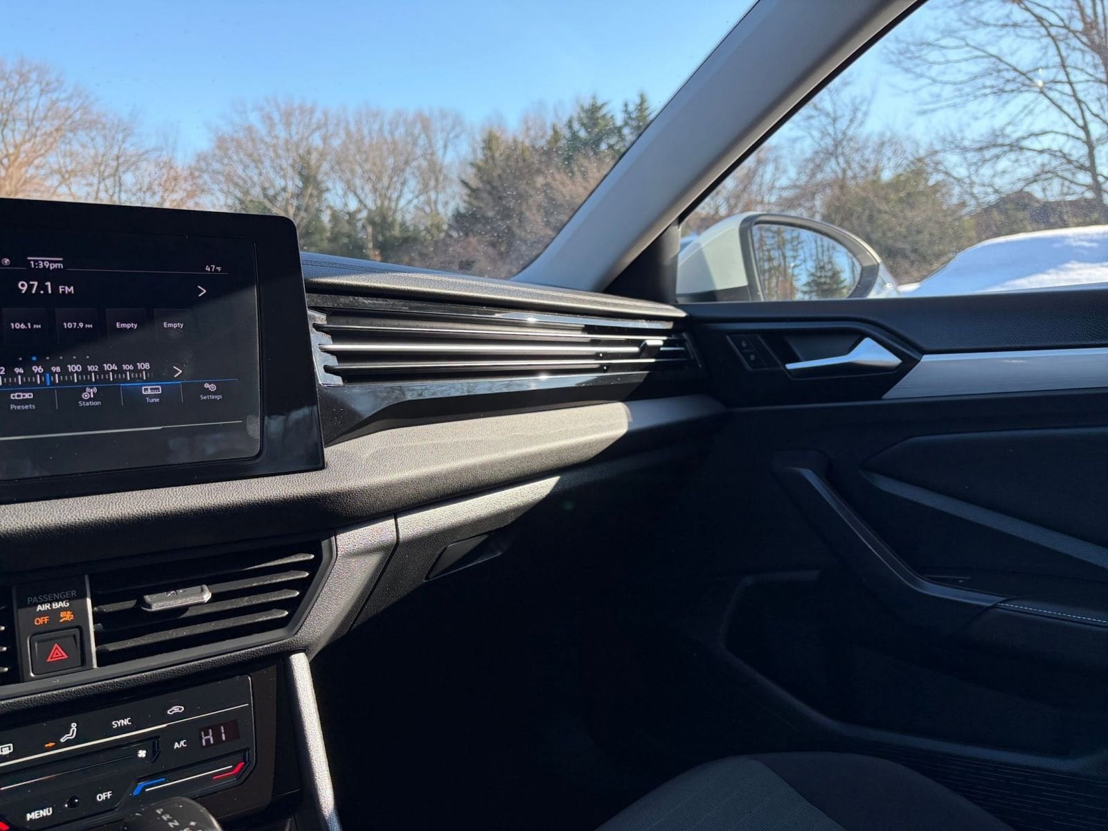 Thumbnail: 2025 Volkswagen Jetta - 33