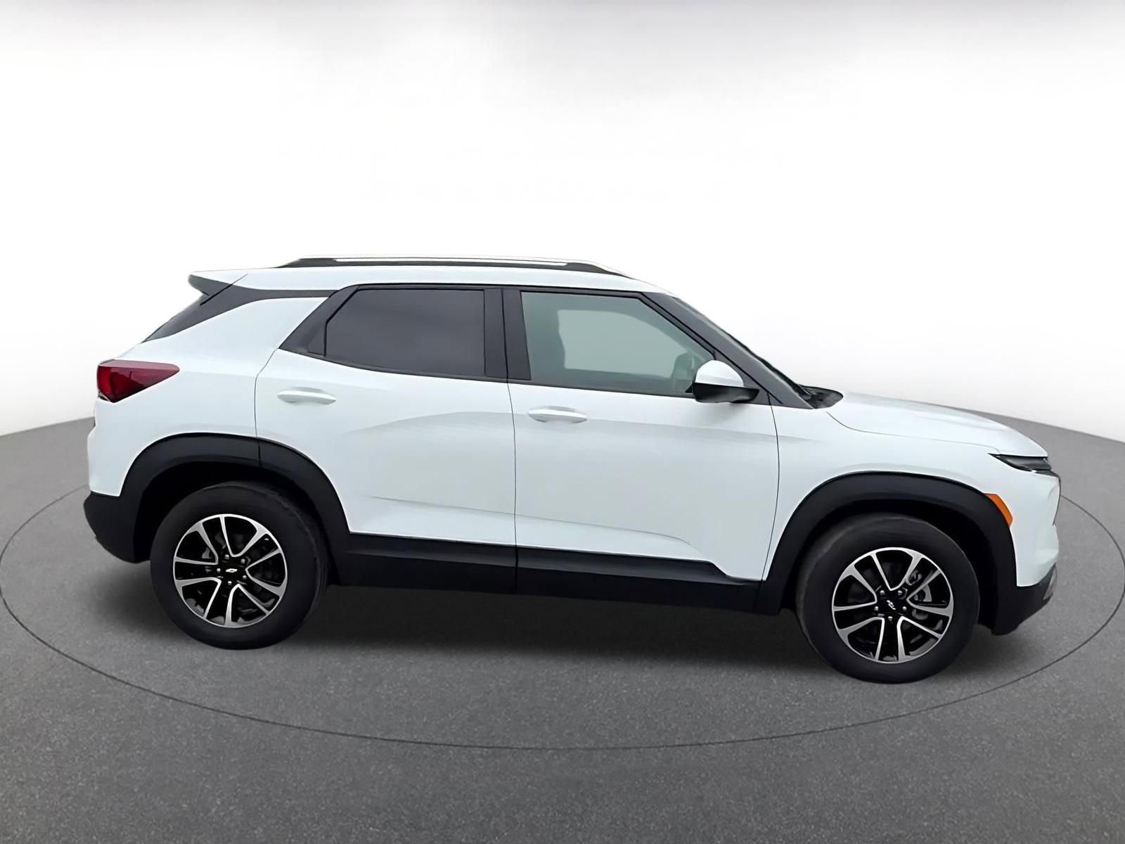 Thumbnail: 2025 Chevrolet TrailBlazer - 16