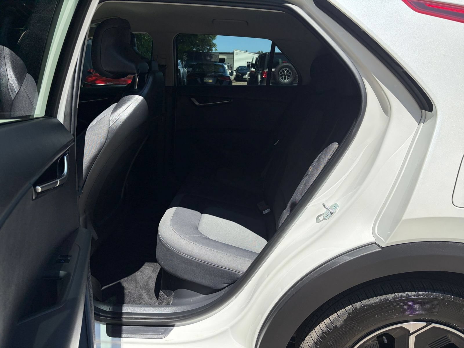Thumbnail: 2026 Kia Niro - 23
