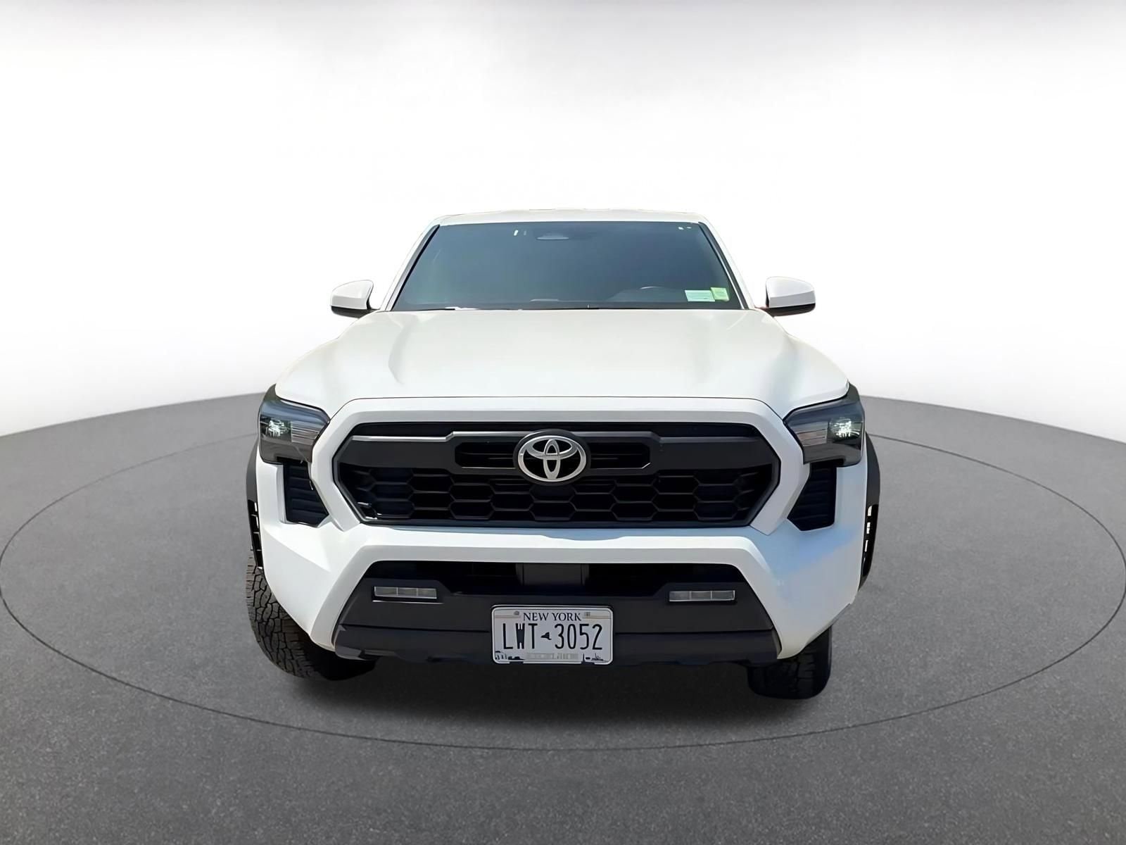 Thumbnail: 2025 Toyota Tacoma - 4