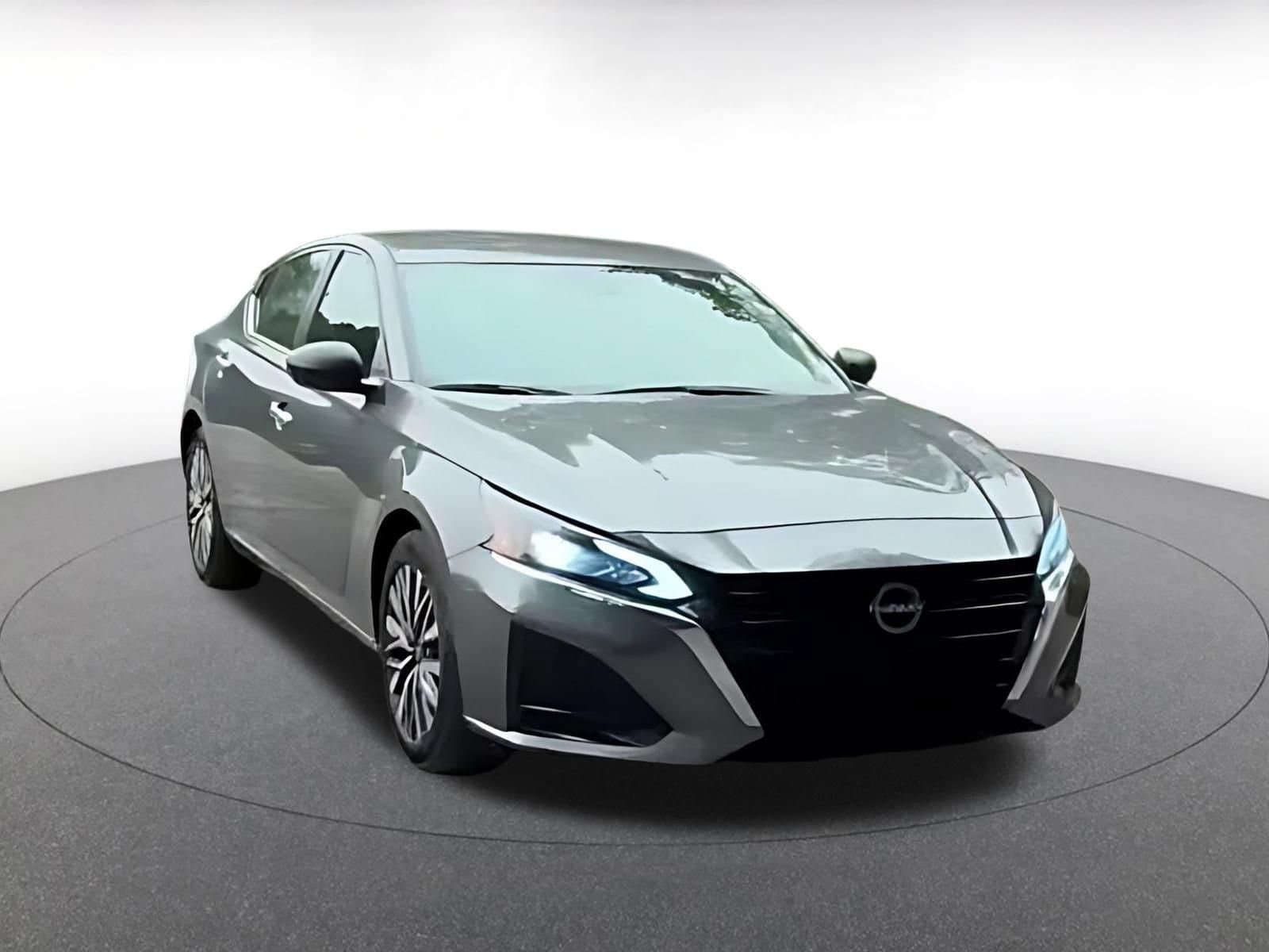 Thumbnail: 2025 Nissan Altima - 3