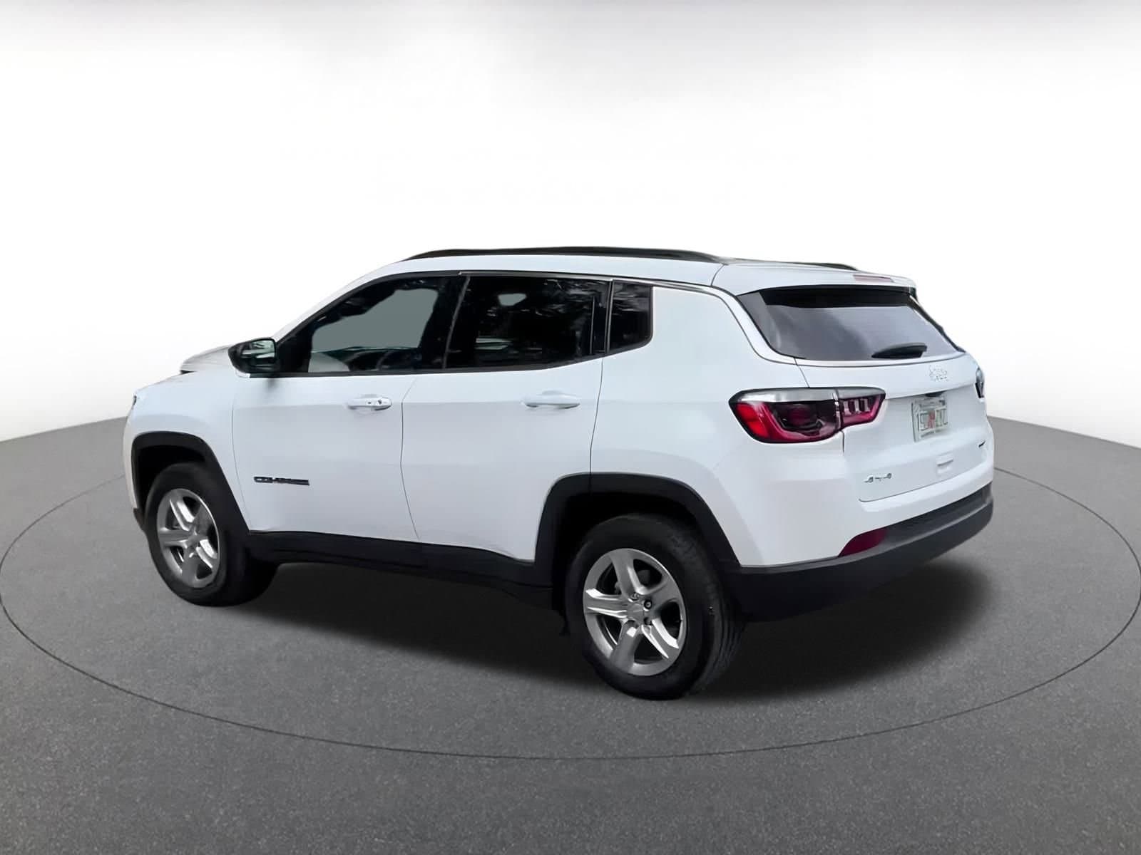 Thumbnail: 2023 Jeep Compass - 10