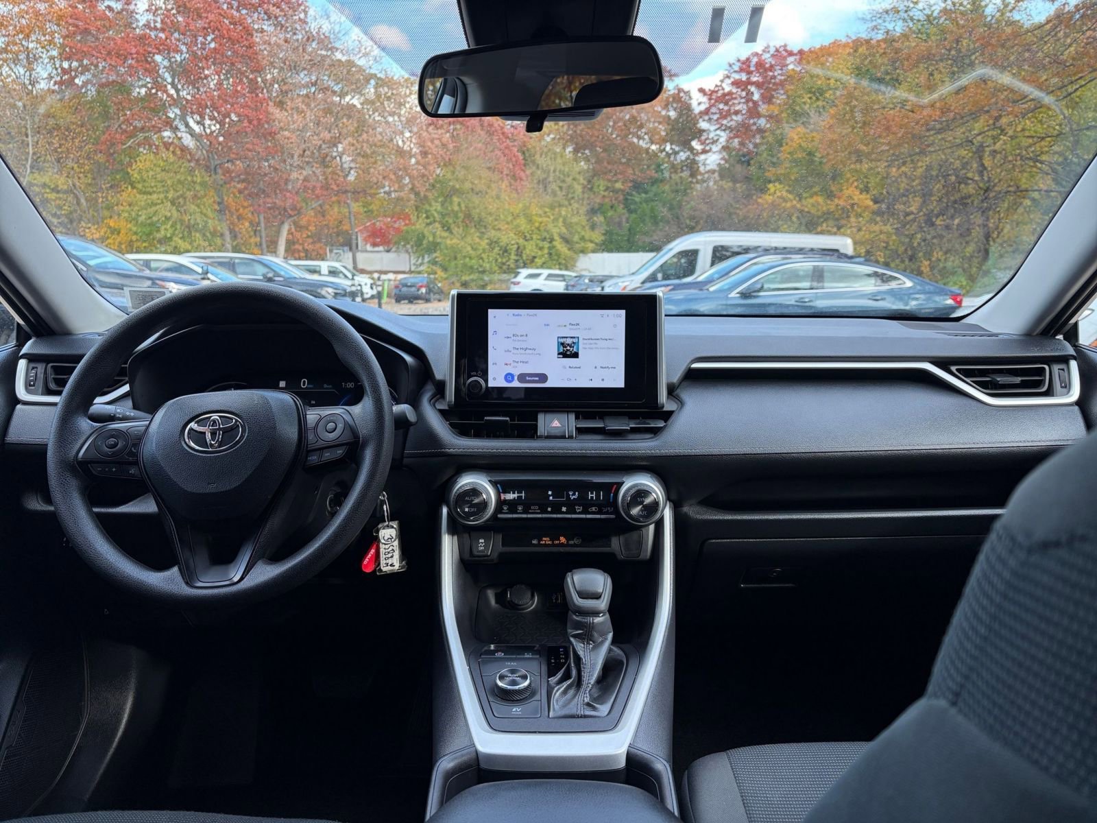 Thumbnail: 2025 Toyota RAV4 - 32