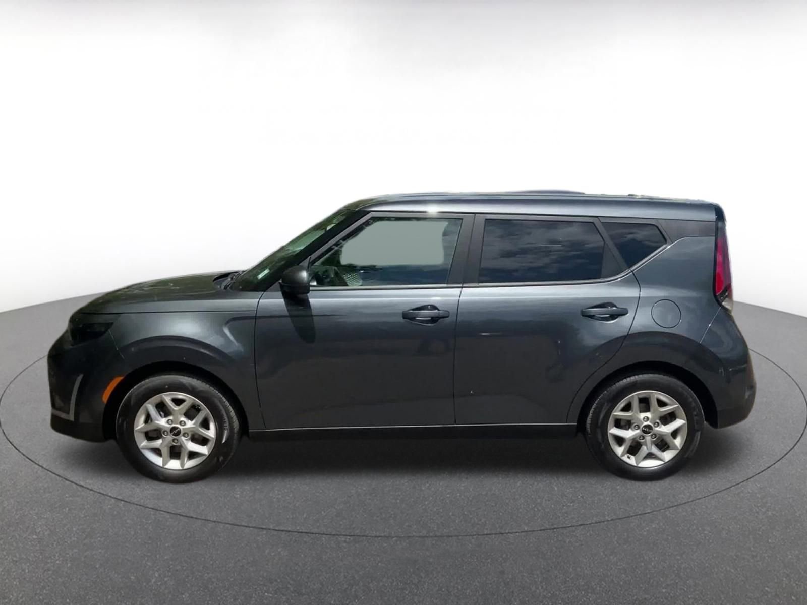 Thumbnail: 2023 Kia Soul - 10