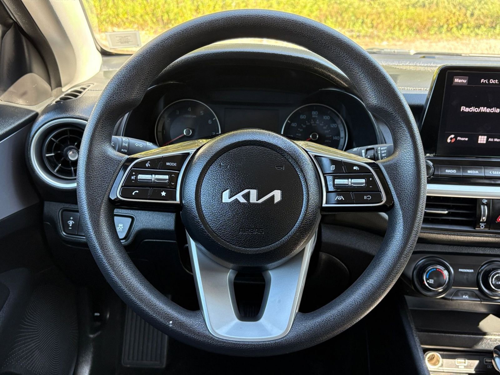 Thumbnail: 2024 Kia Forte - 25