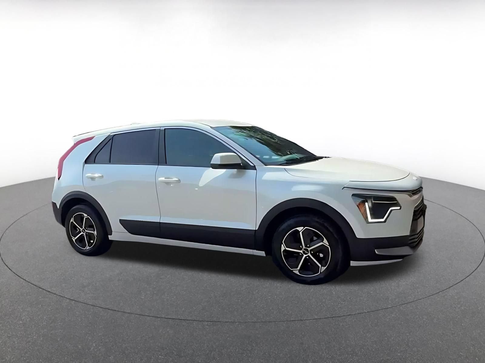 Thumbnail: 2026 Kia Niro - 2