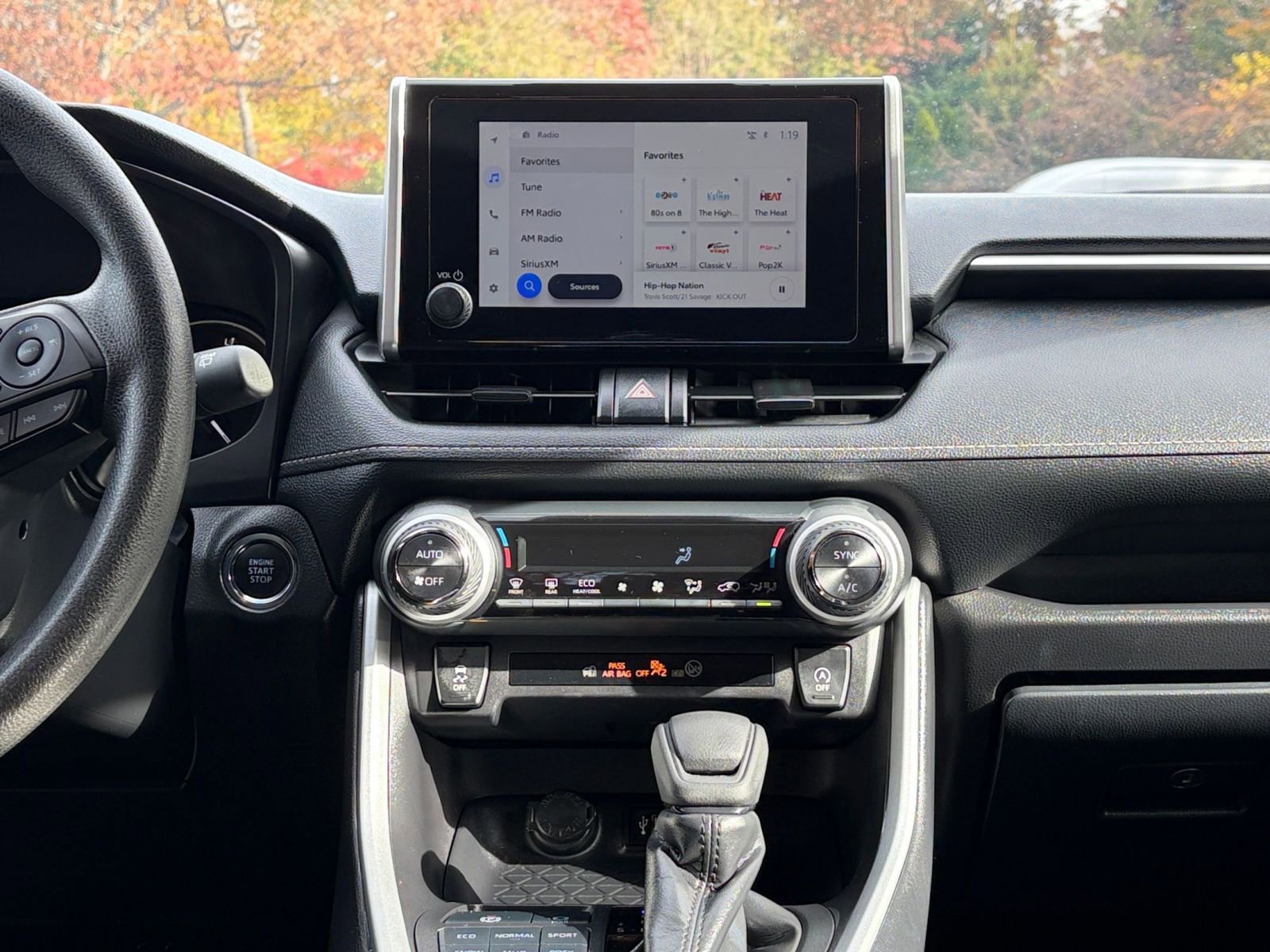 Thumbnail: 2025 Toyota RAV4 - 18