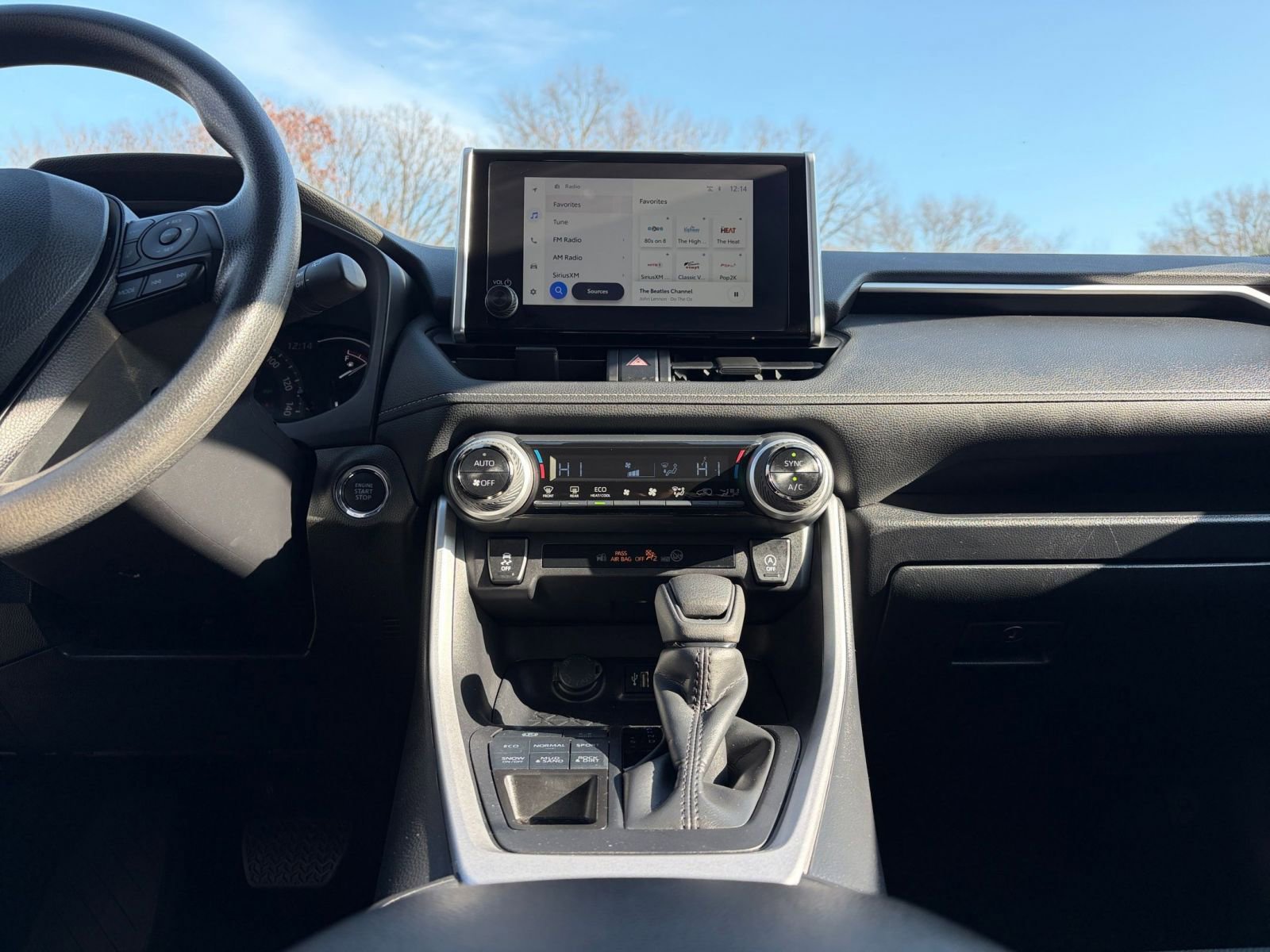 Thumbnail: 2025 Toyota RAV4 - 18