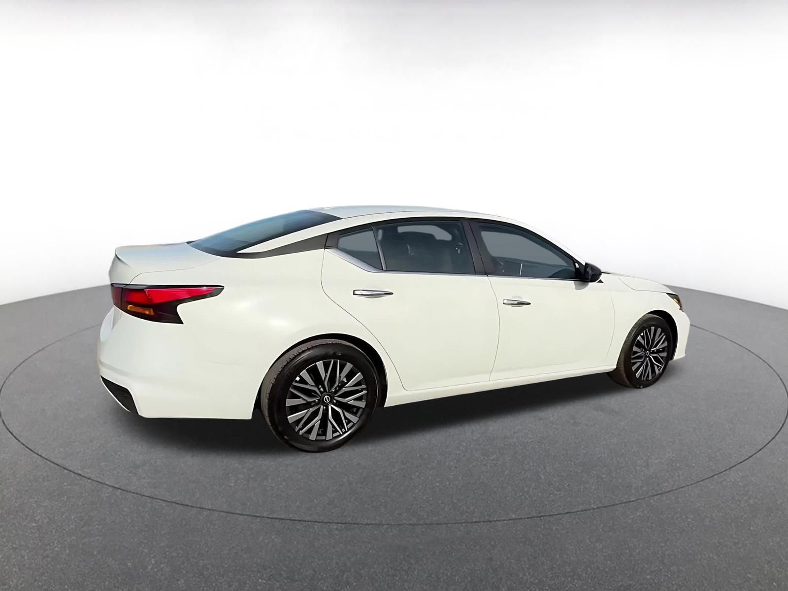 Thumbnail: 2025 Nissan Altima - 15