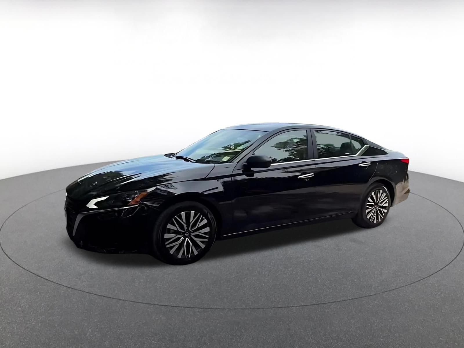 Thumbnail: 2025 Nissan Altima - 8