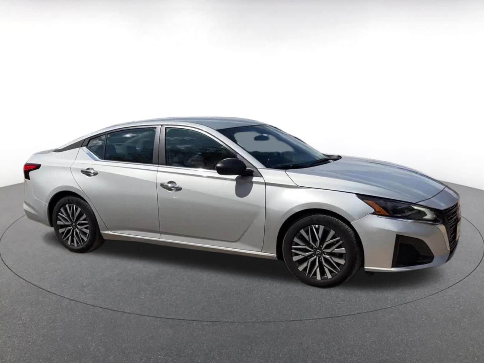 Thumbnail: 2025 Nissan Altima - 18