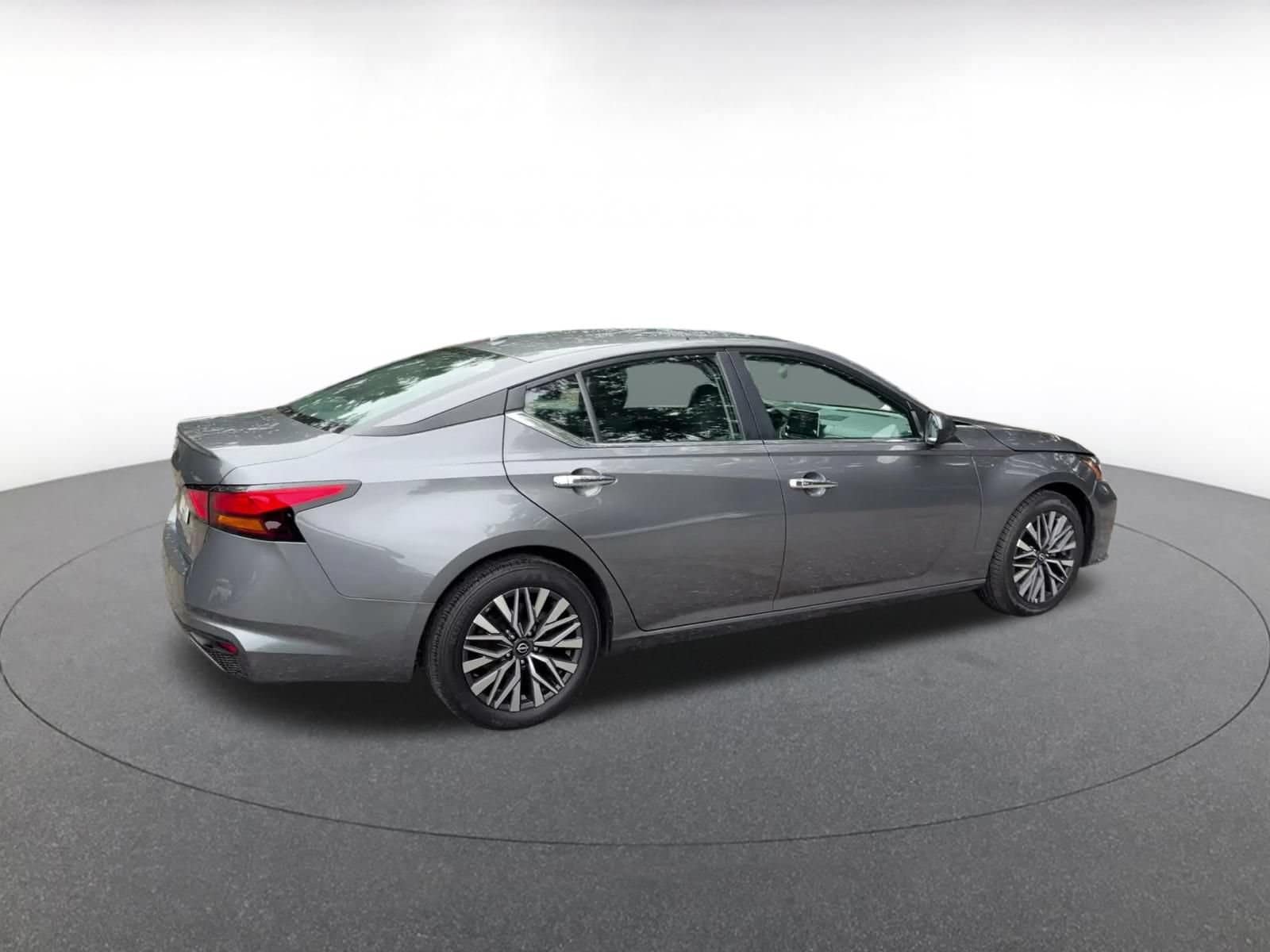 Thumbnail: 2025 Nissan Altima - 12