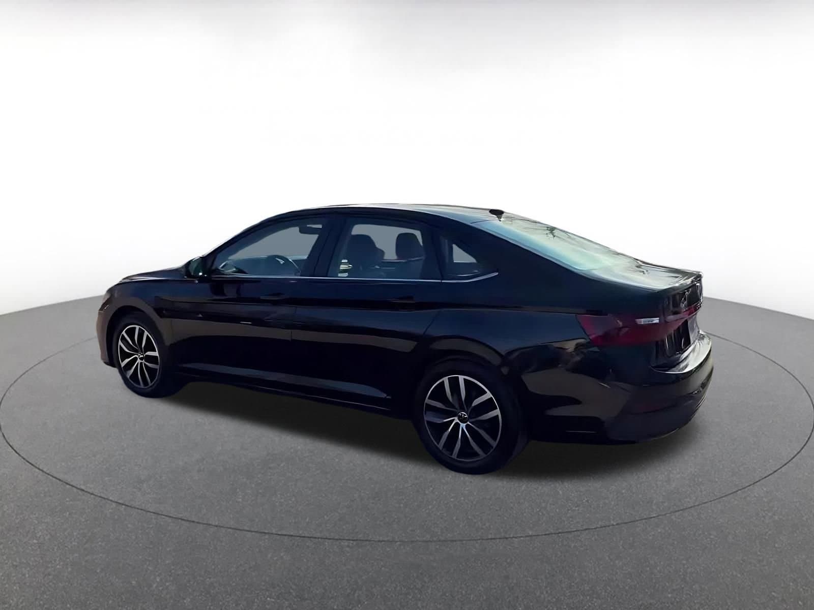 Thumbnail: 2025 Volkswagen Jetta - 10