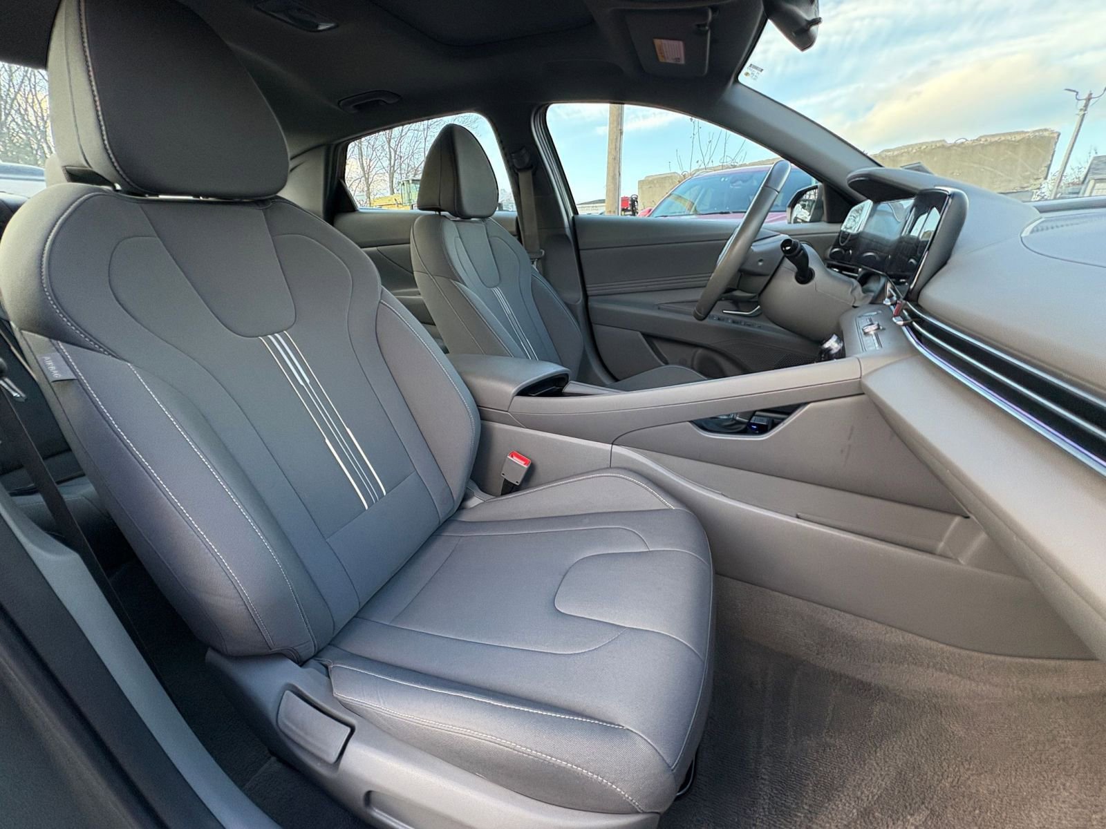 Thumbnail: 2025 Hyundai Elantra - 35