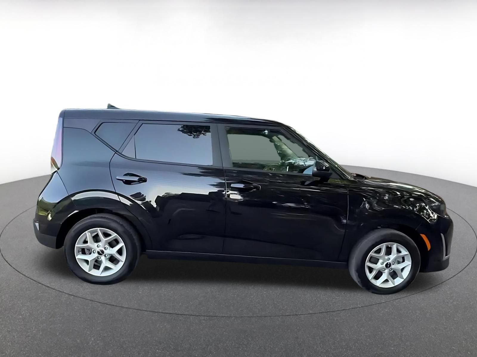 Thumbnail: 2025 Kia Soul - 16