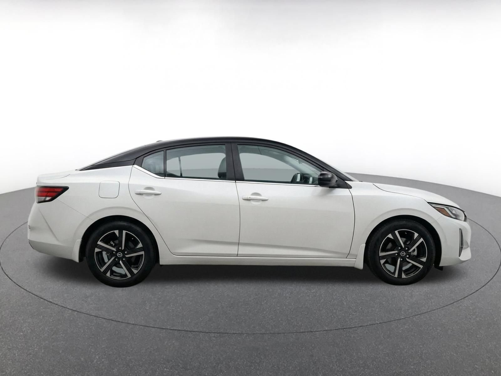Thumbnail: 2025 Nissan Sentra - 10