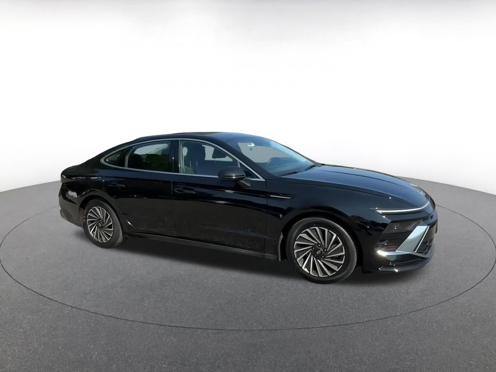 Thumbnail: 2024 Hyundai Sonata - 2
